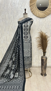 Midnight Floral Print Muslin Unstitched Suit