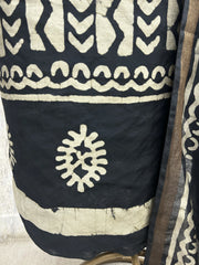 Chic Ethnic Lines Unstitched Suit
