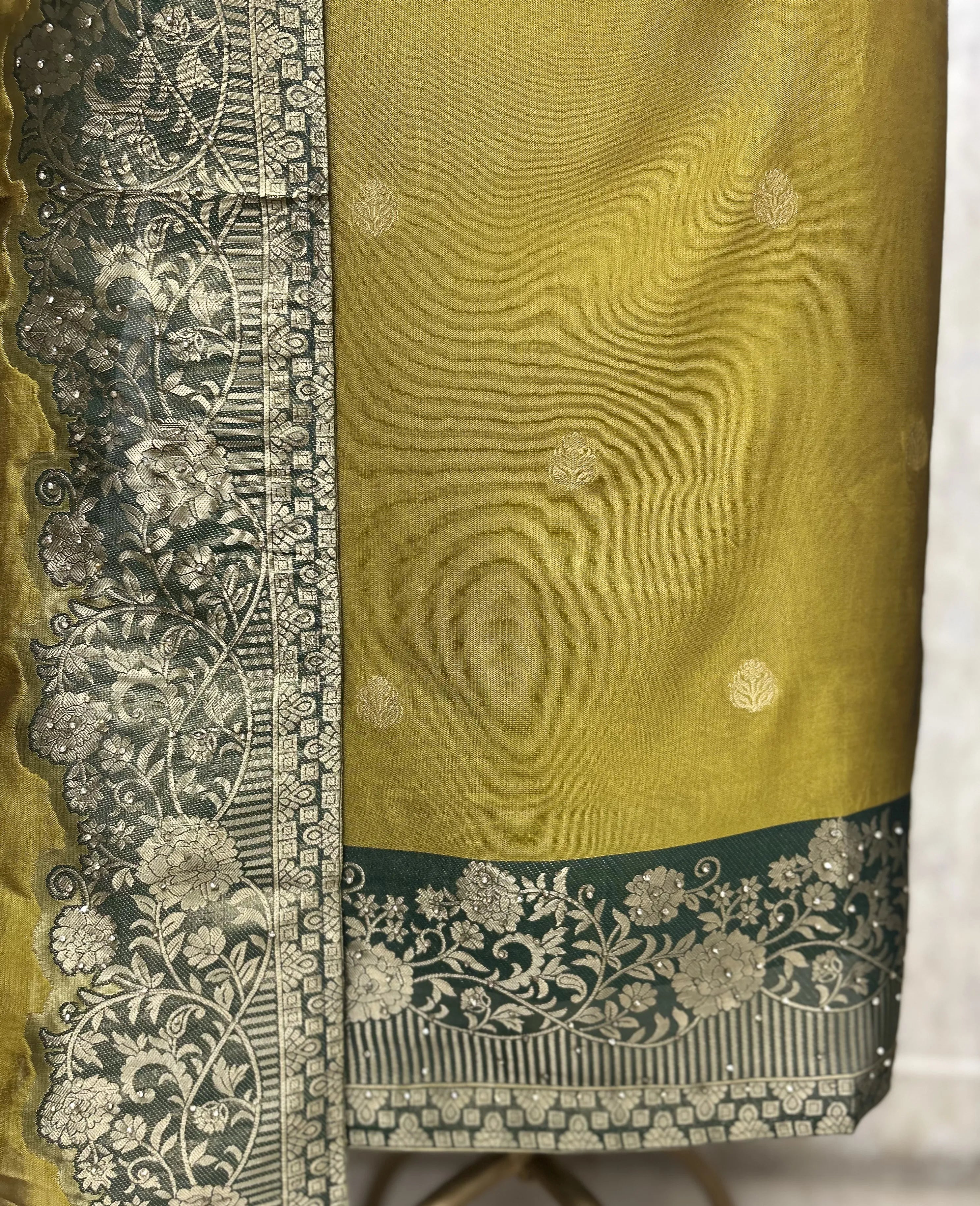 Regal Kanjivaram Heritage Unstitched Suit