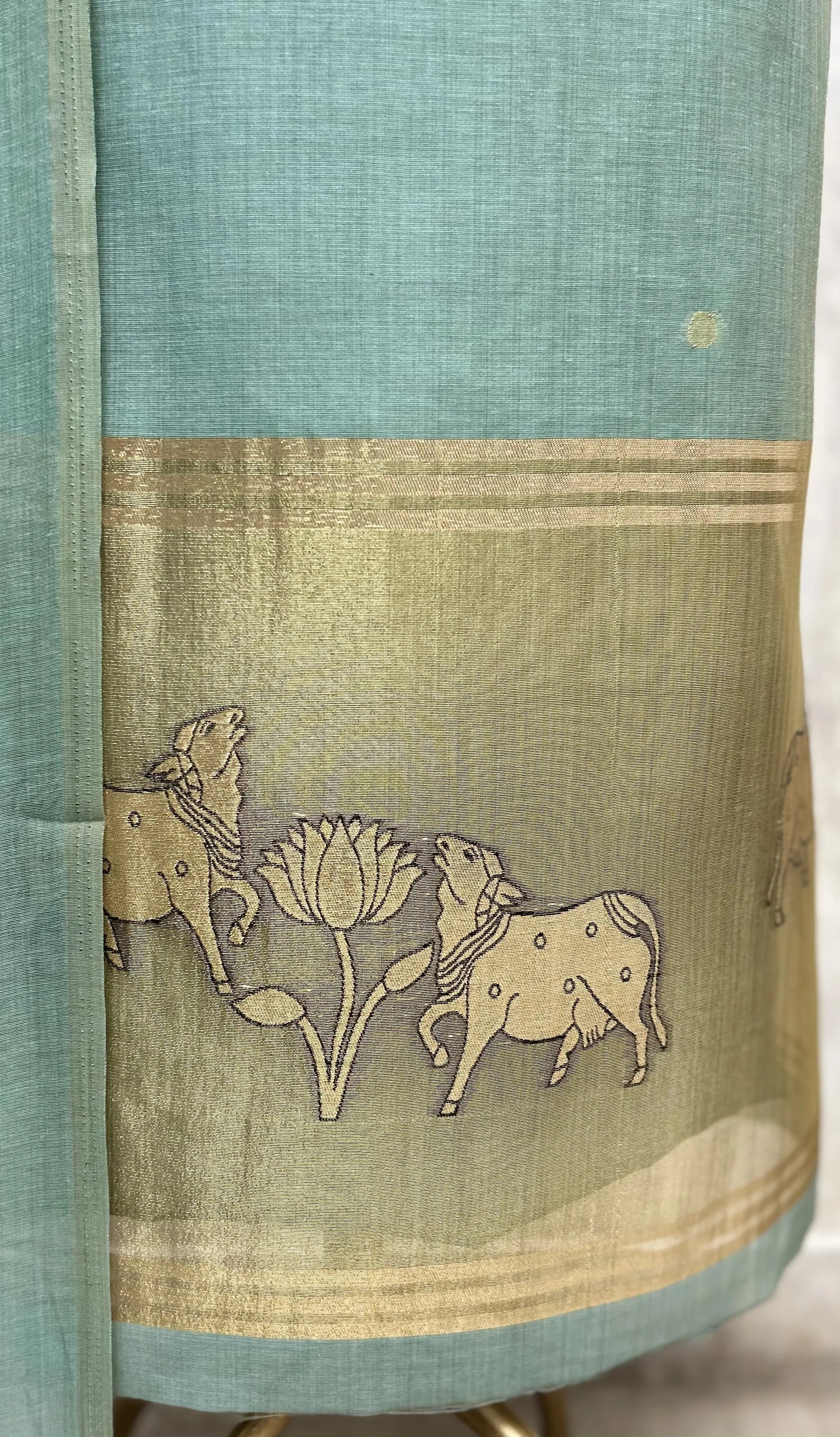 Subtle Elegance Jamdani Linen Unstitched Suits