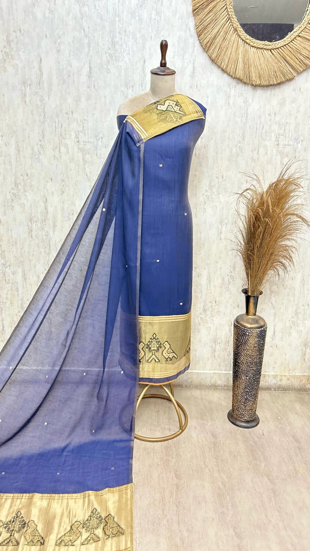 Artistry in Weave Jamdani Linen Unstitched Suits