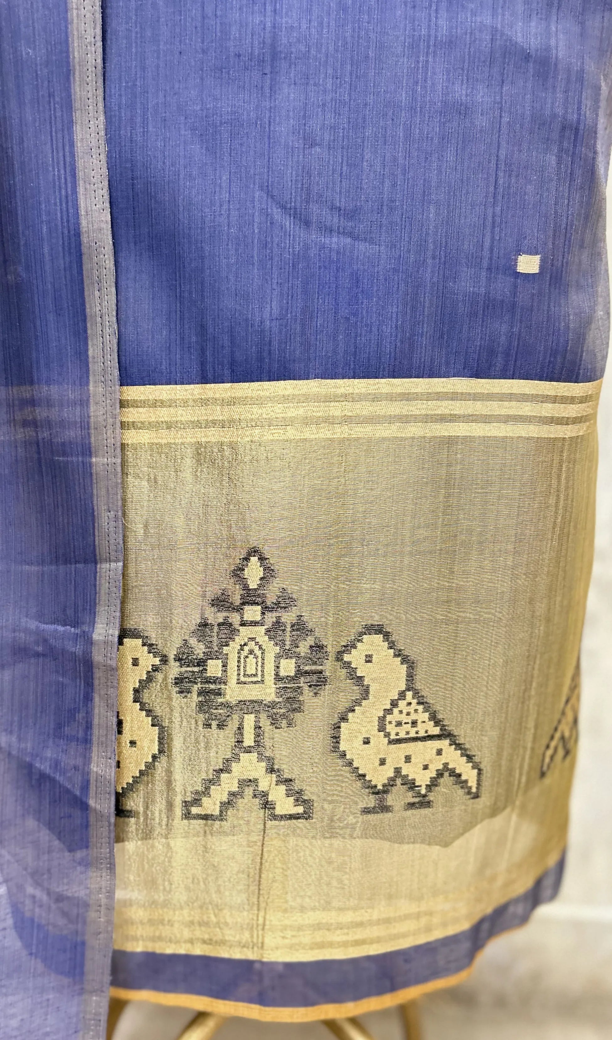 Artistry in Weave Jamdani Linen Unstitched Suits