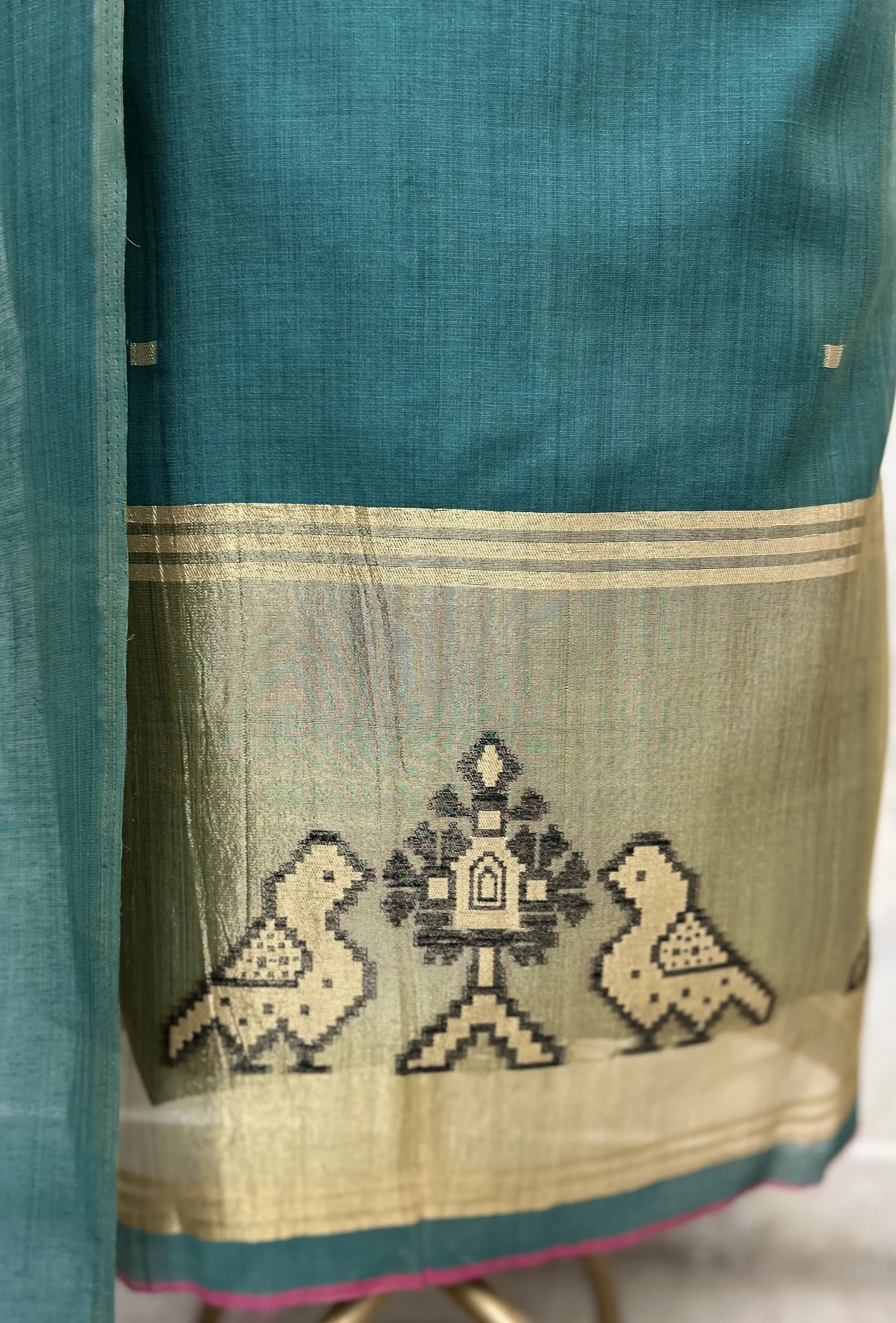 Artistry in Weave Jamdani Linen Unstitched Suits