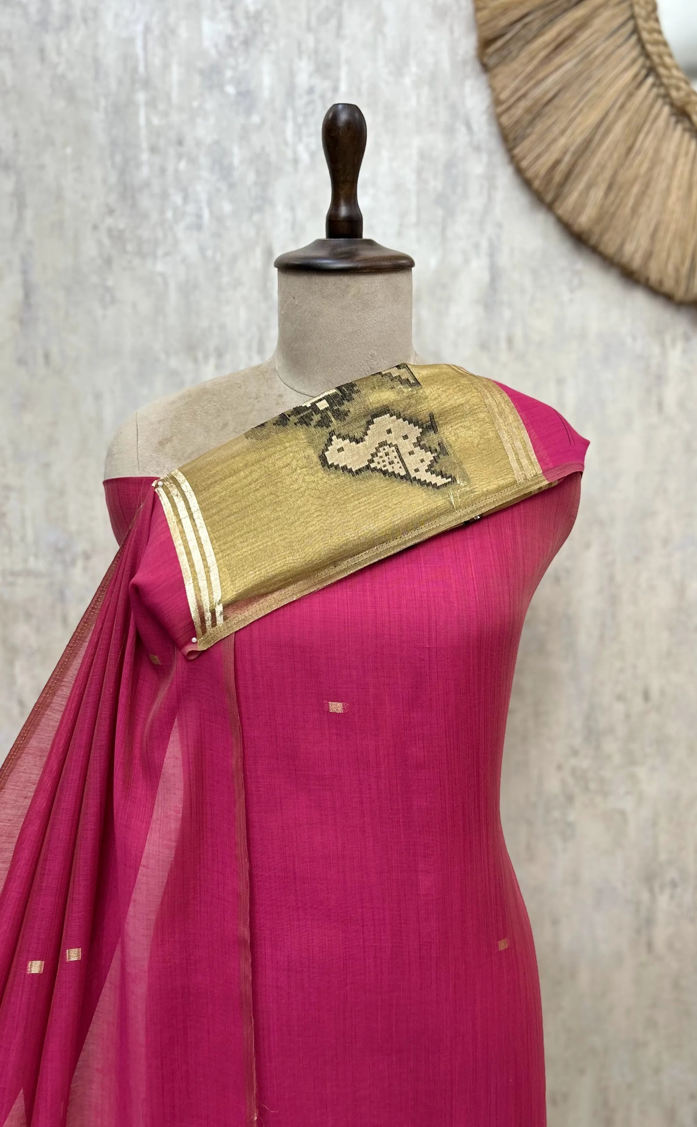 Artistry in Weave Jamdani Linen Unstitched Suits
