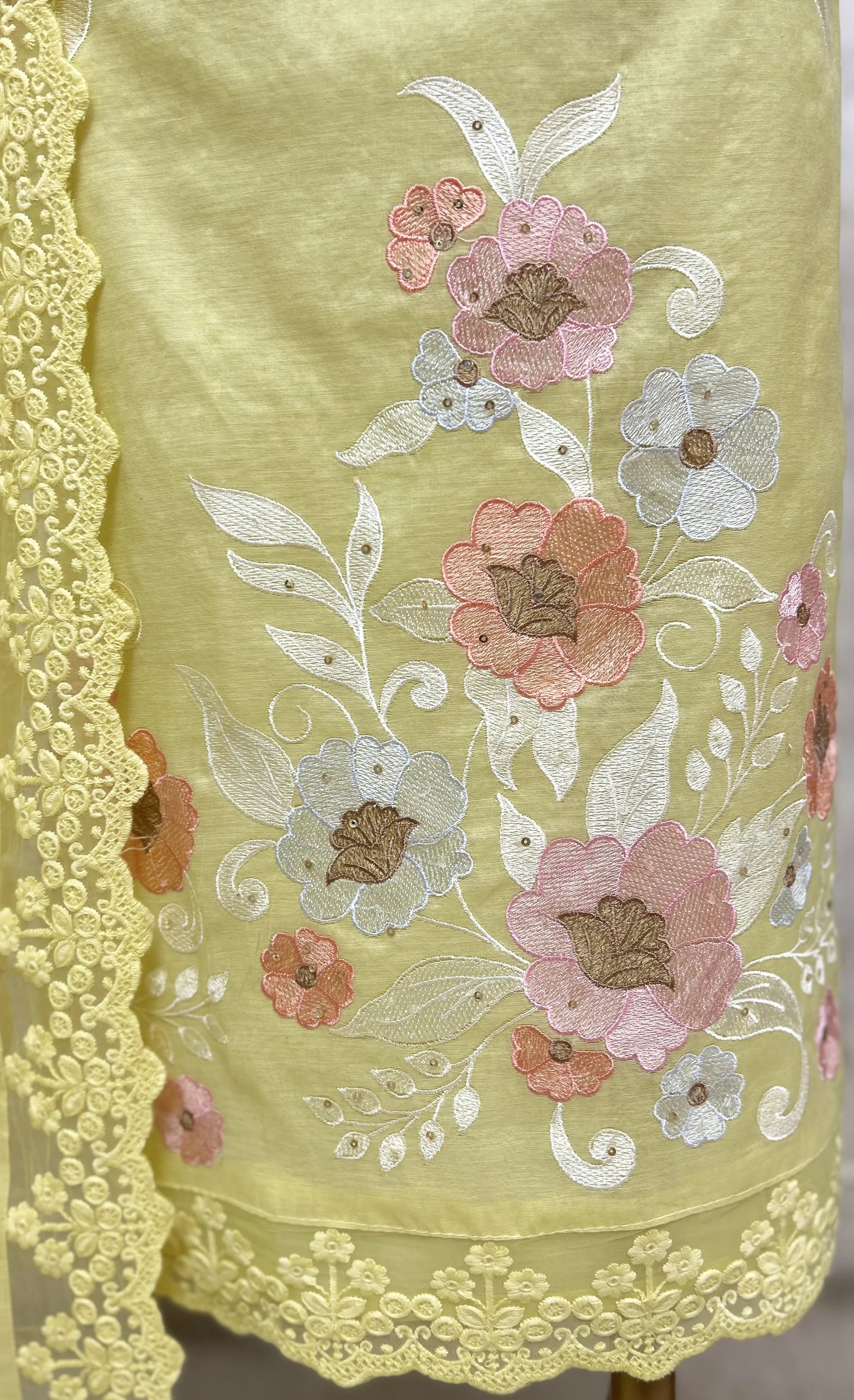 Pastel Bloom Elegance Mul chanderi Unstitched Suit