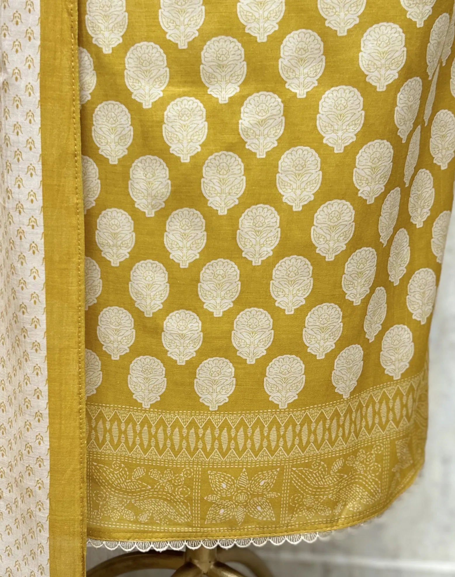 Rosewood Buti Mul Cotton Unstitched Suit