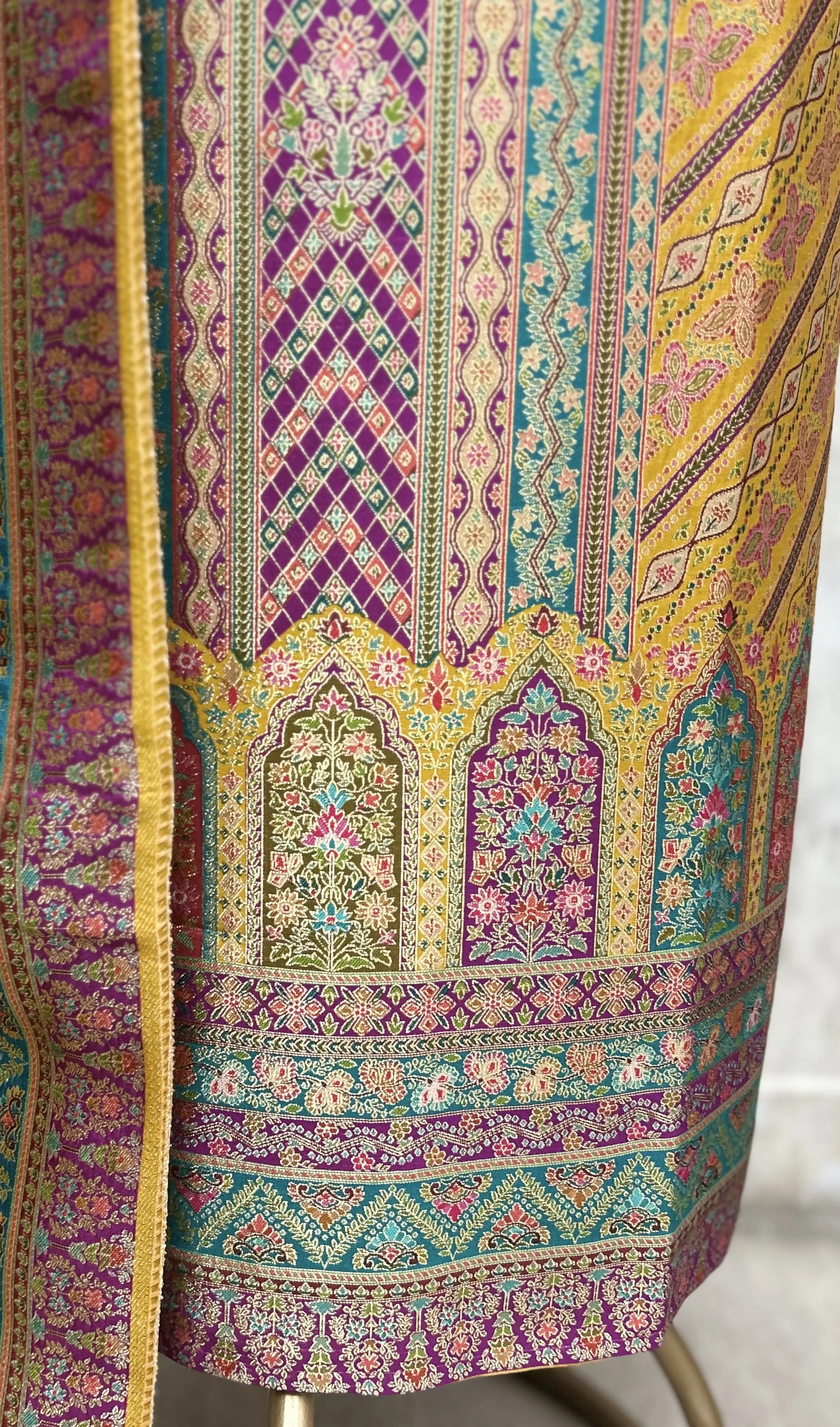 Gulnaar Grace Fine Silk Unstitched Suit