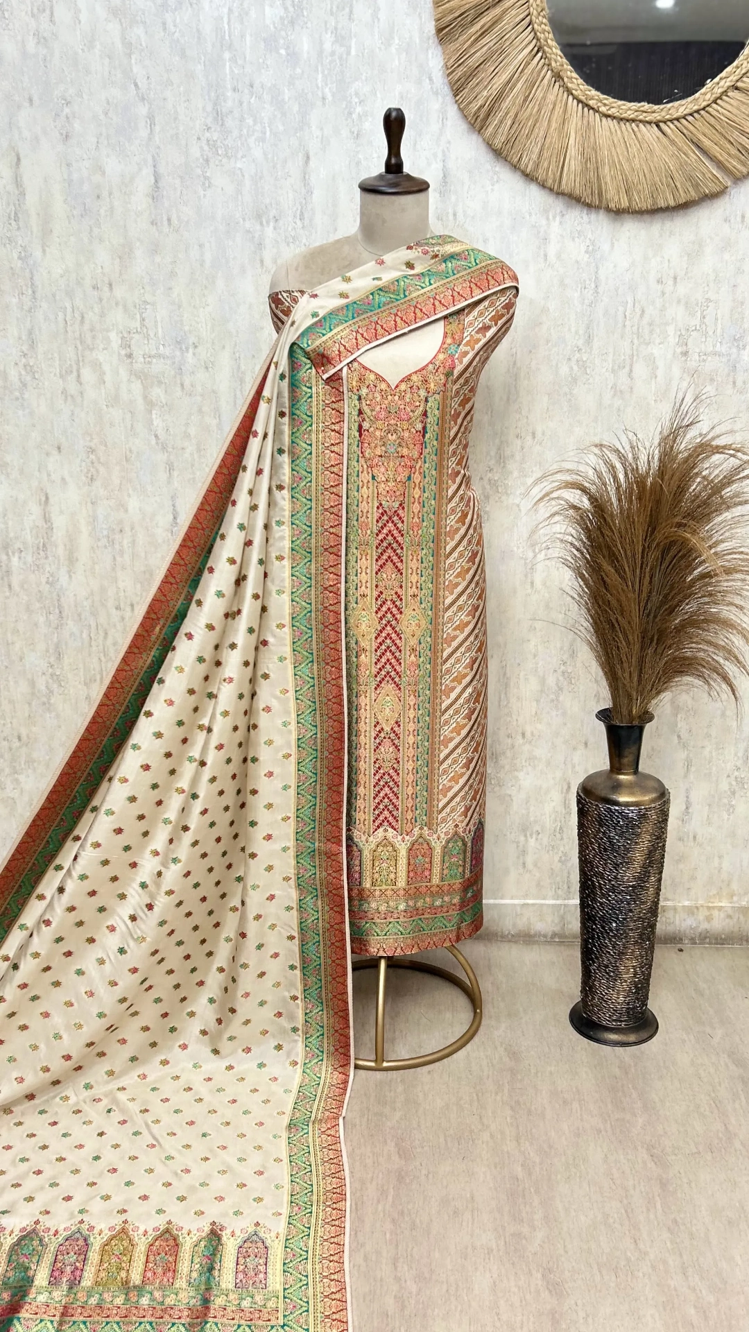 Gulnaar Grace Fine Silk Unstitched Suit