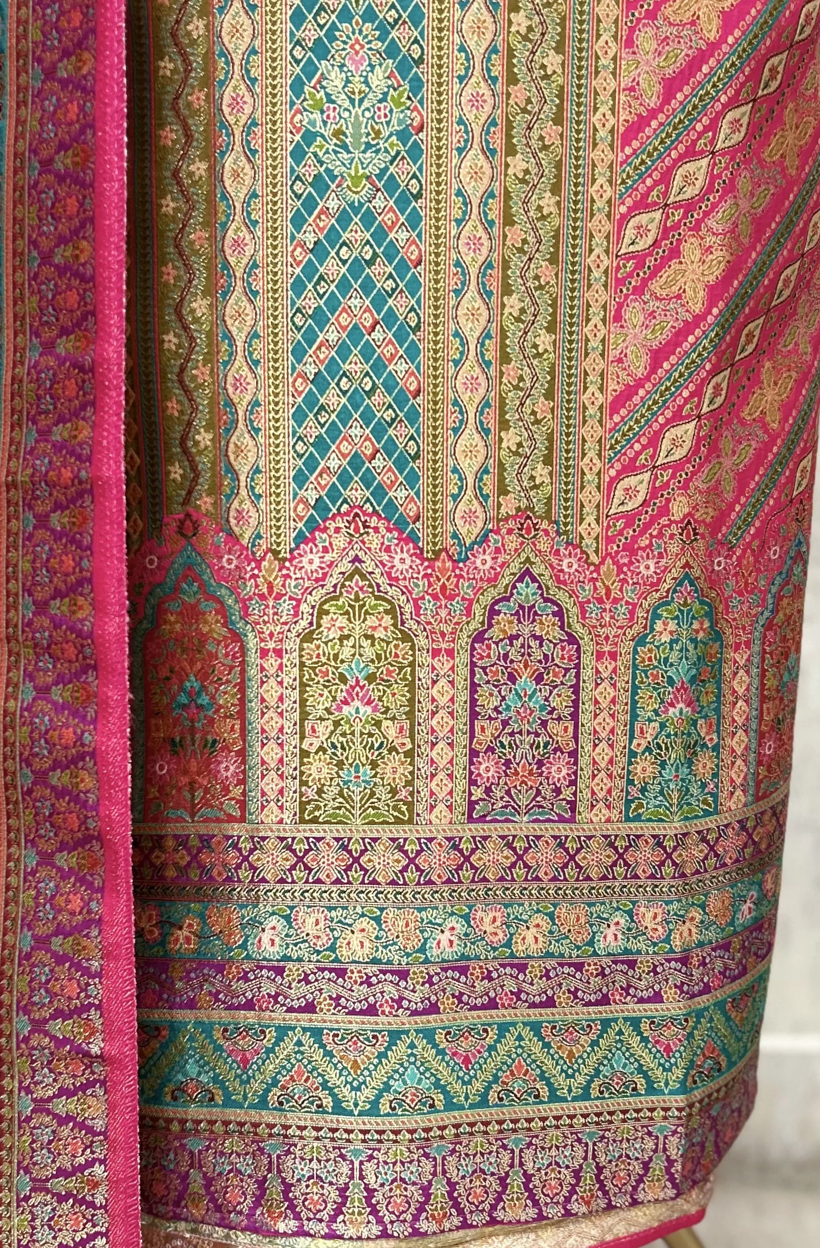 Gulnaar Grace Fine Silk Unstitched Suit