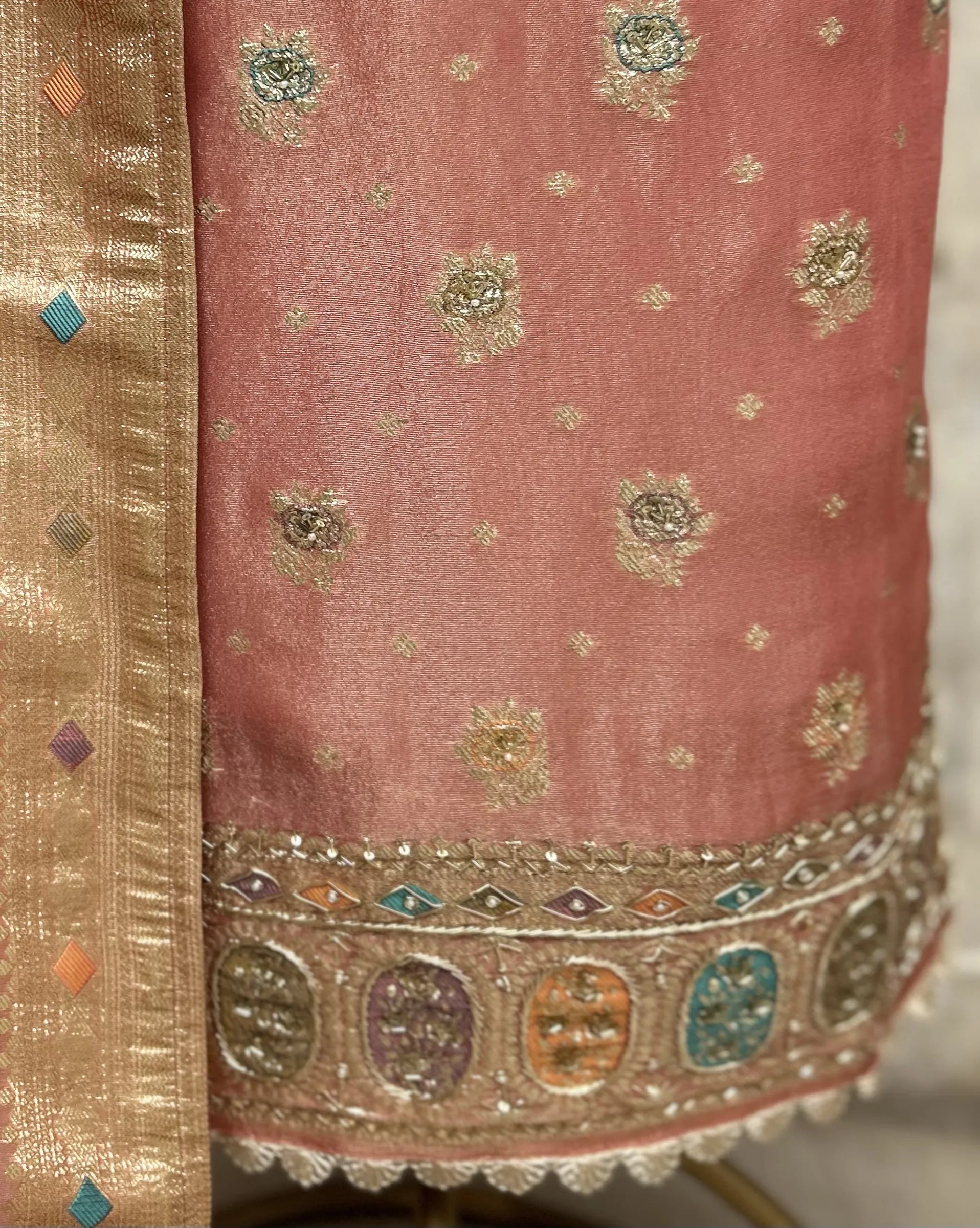 Elegant Woven Tissue Unstitched Suit