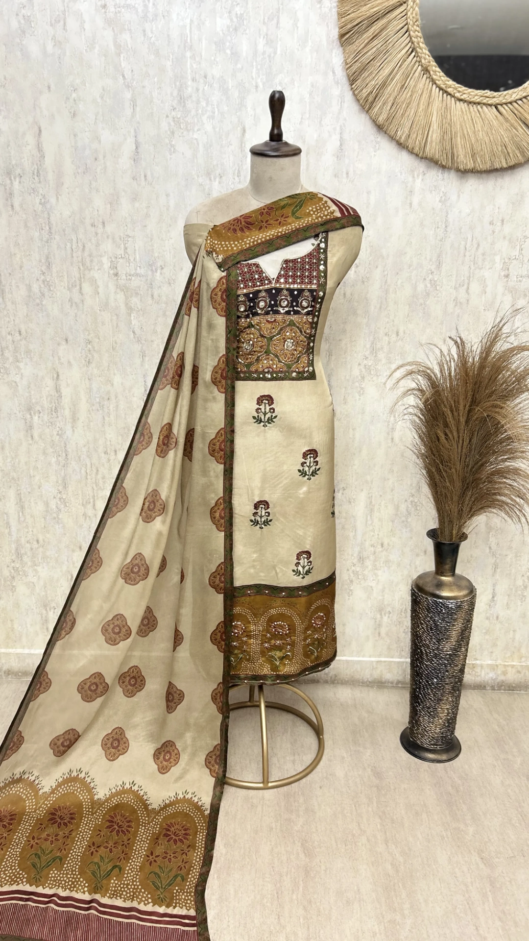 Elegant Crepe Printed Unstitched Suit