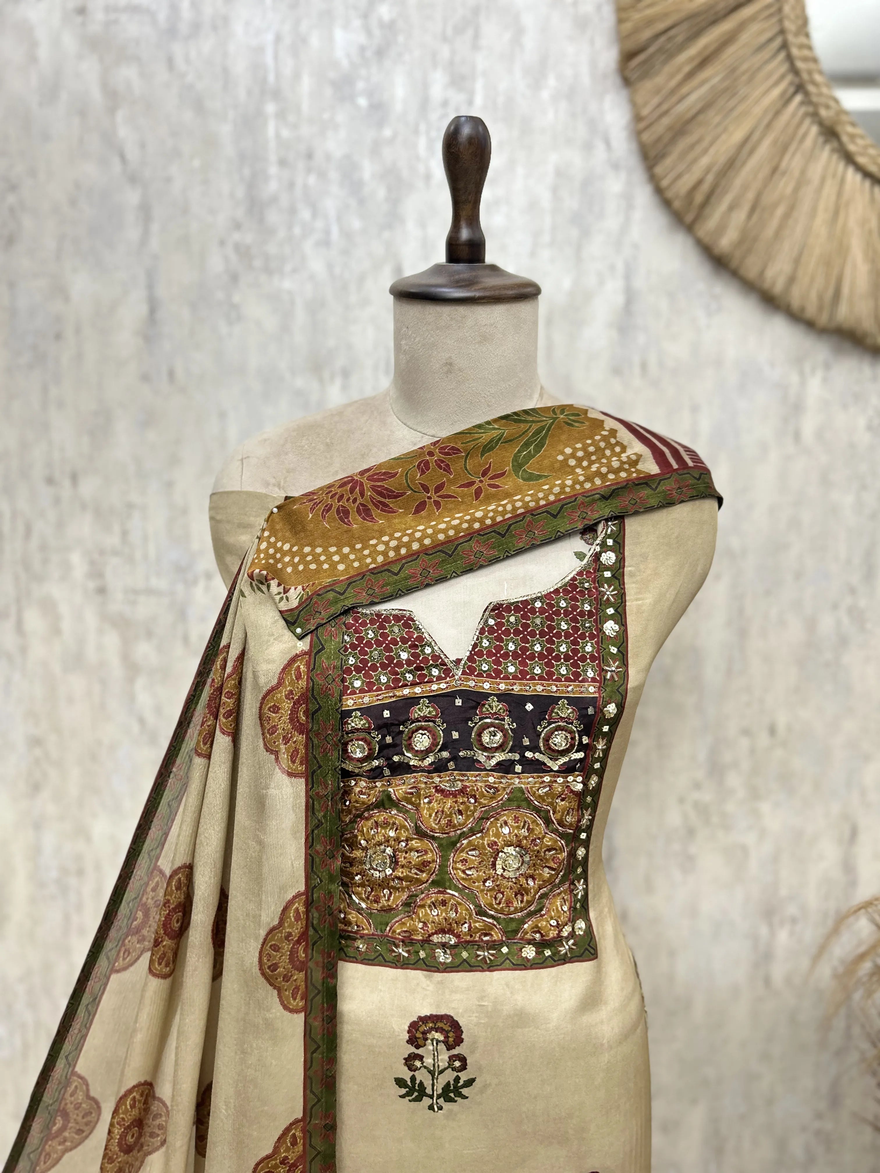 Elegant Crepe Printed Unstitched Suit