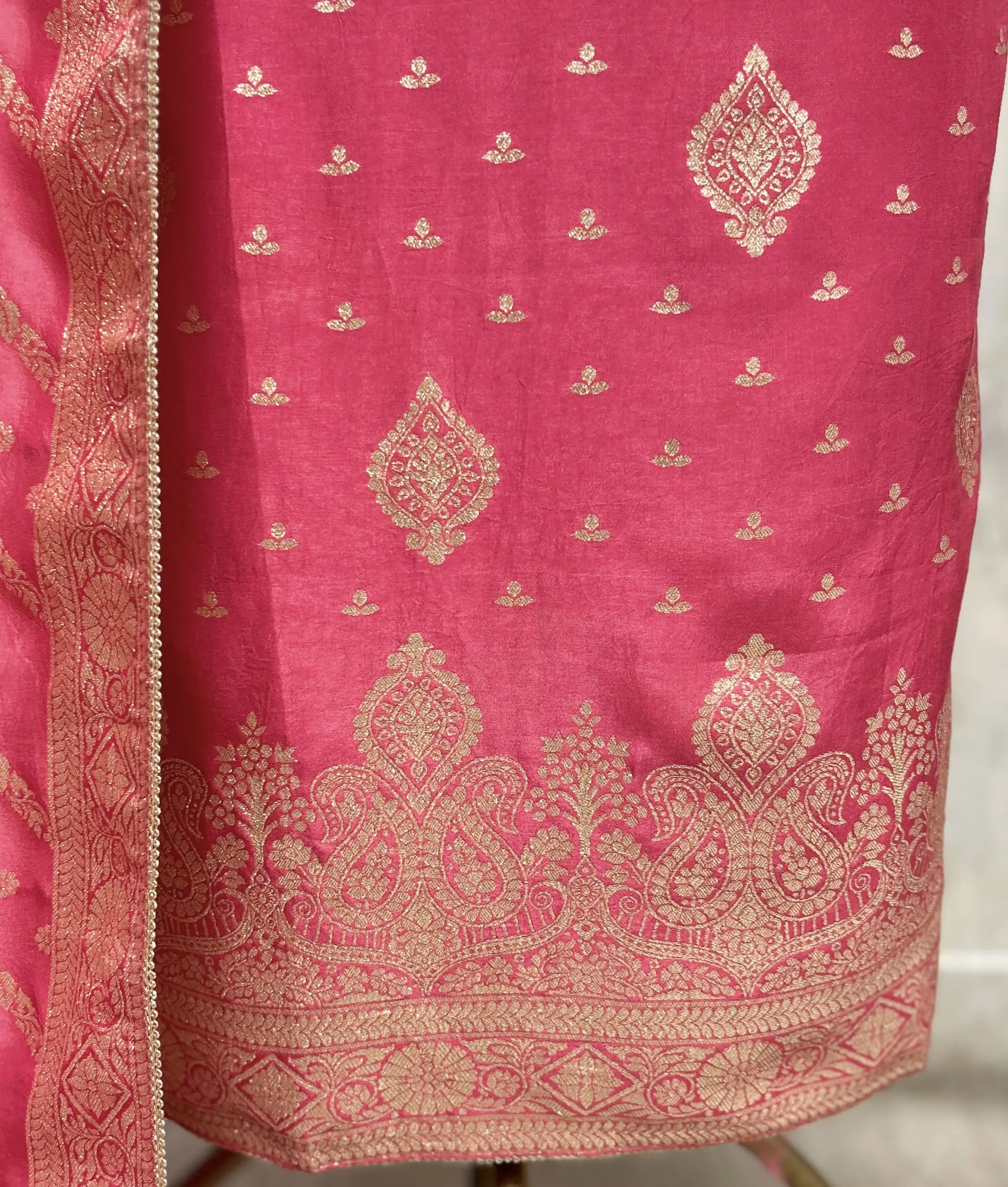 Elegant Heritage Dola Silk Unstitched Suit