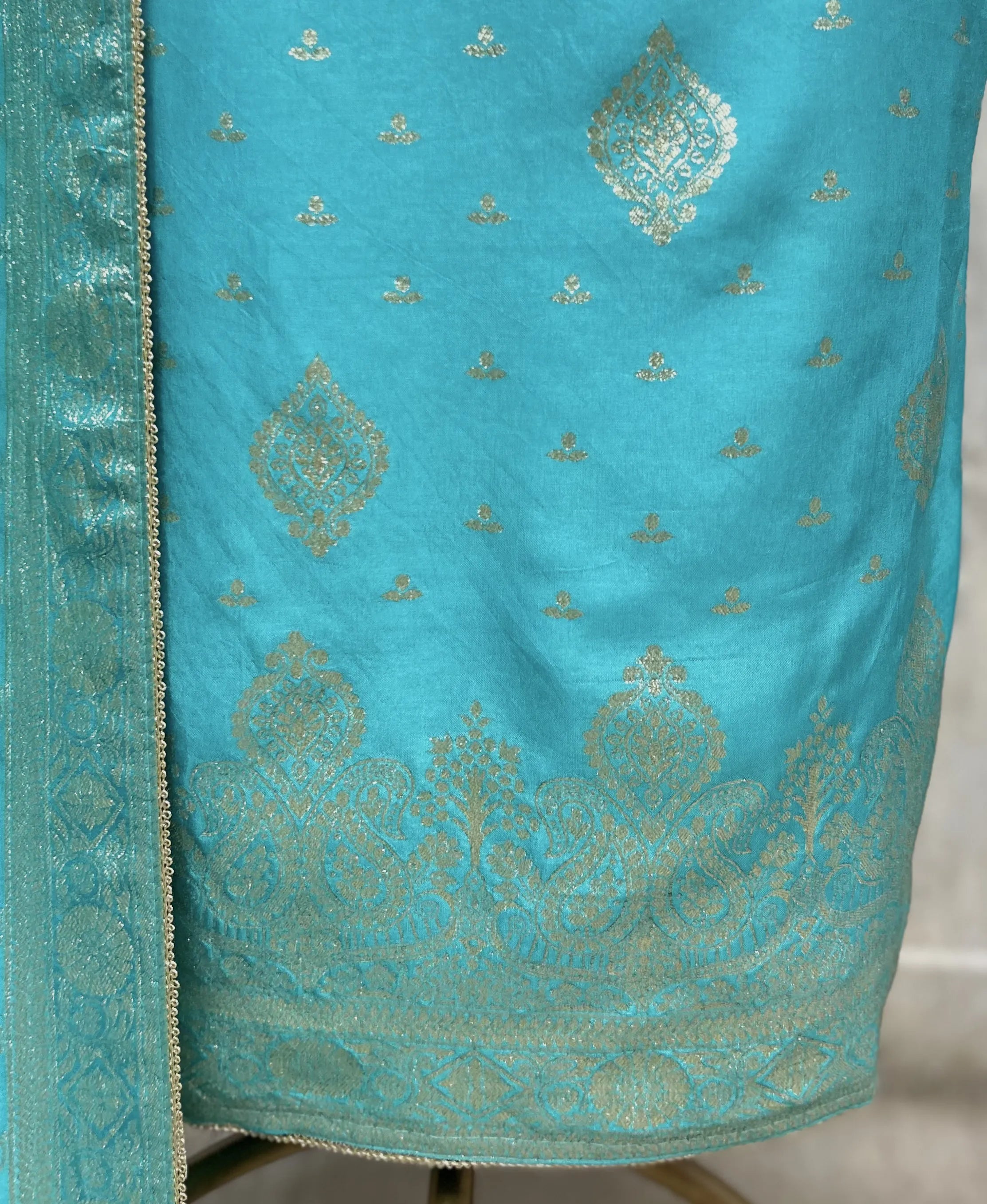 Elegant Heritage Dola Silk Unstitched Suit