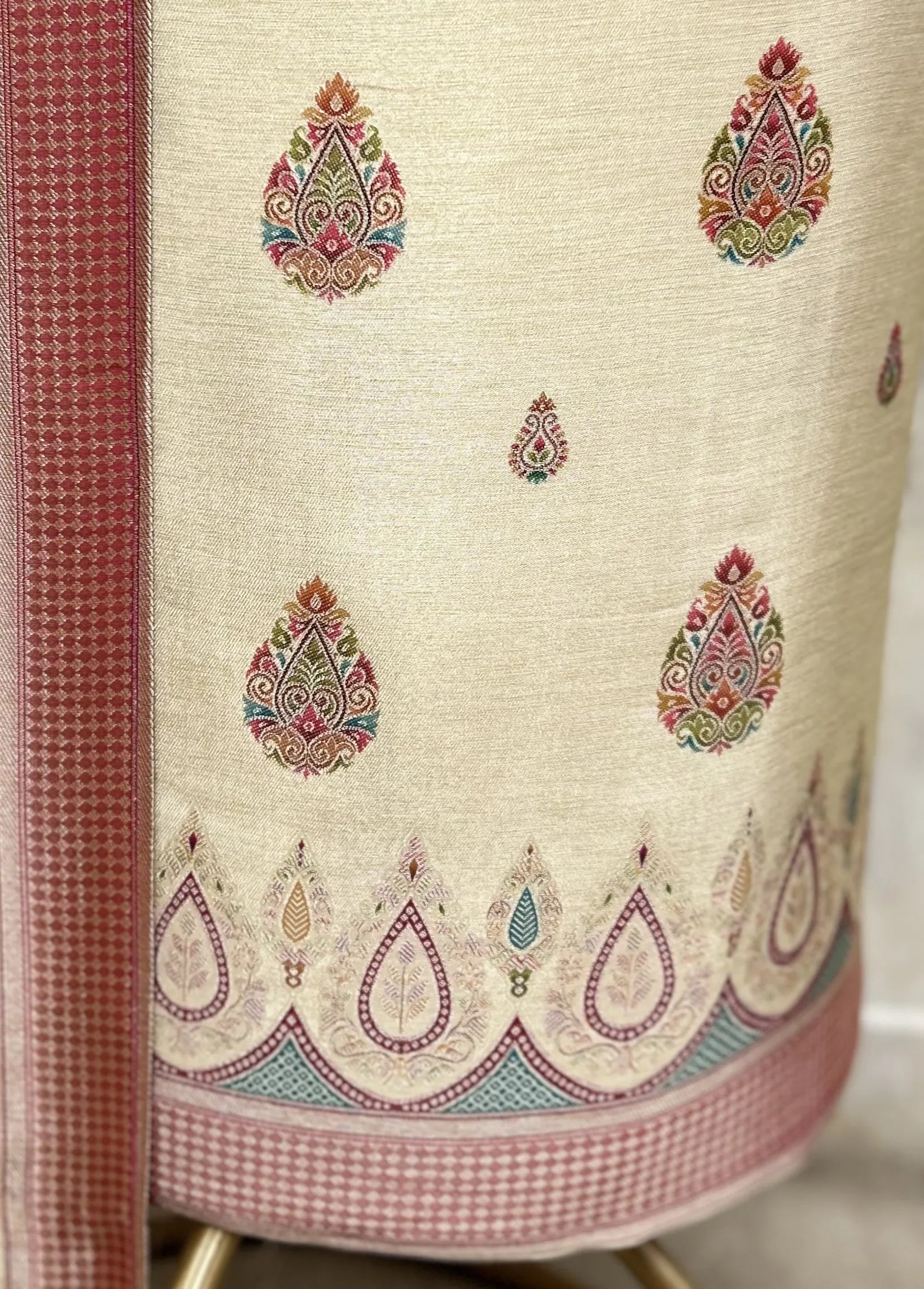 Elegant Dola Silk Unstitched Suit