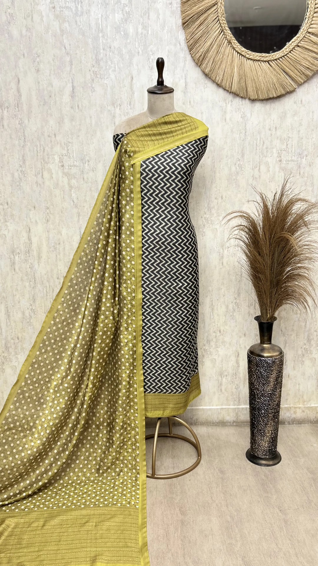 Elegant Maheshwari Unstitched Suit
