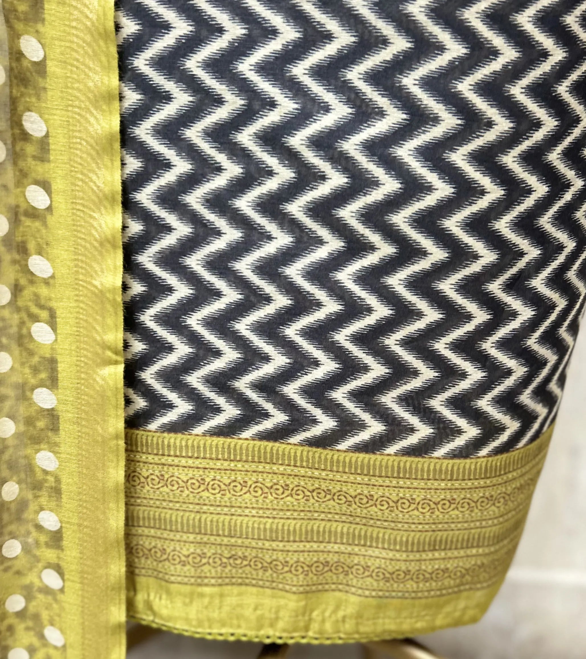 Elegant Maheshwari Unstitched Suit