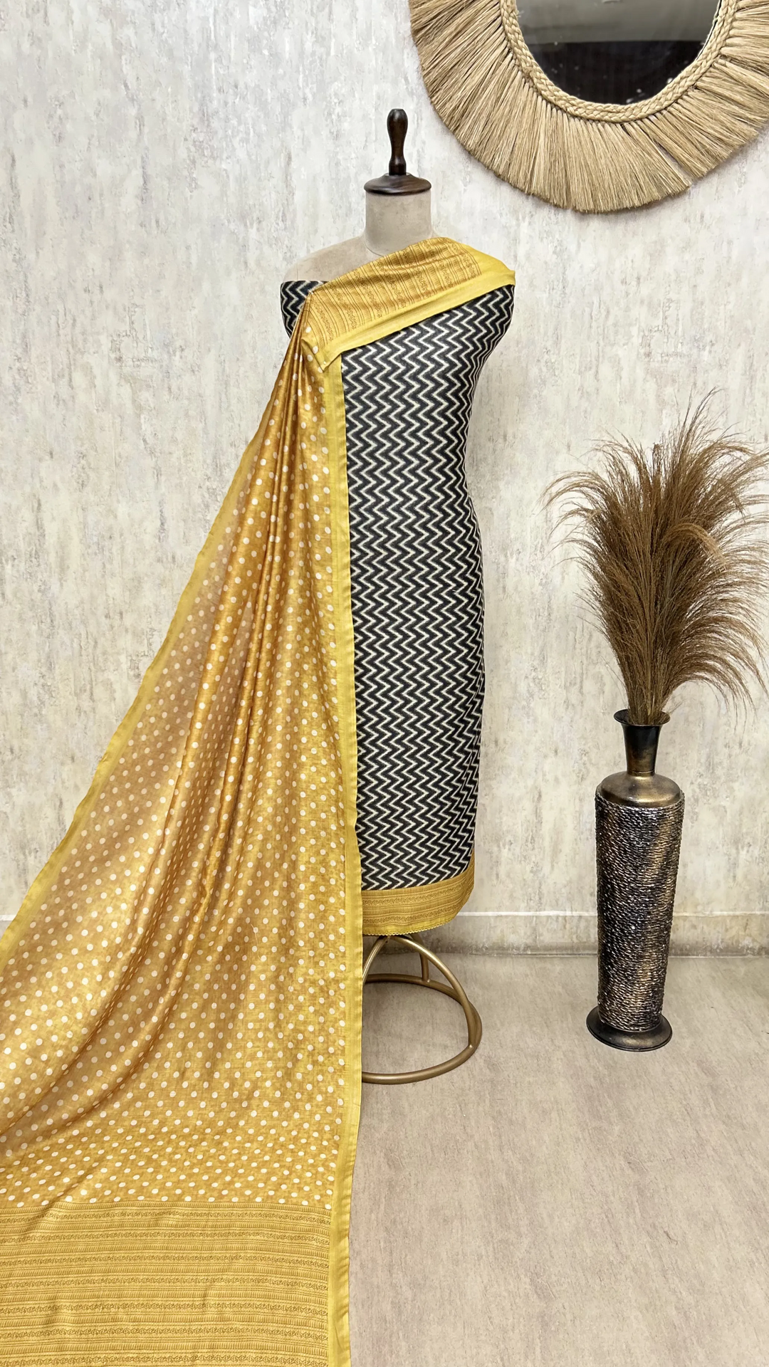 Elegant Maheshwari Unstitched Suit