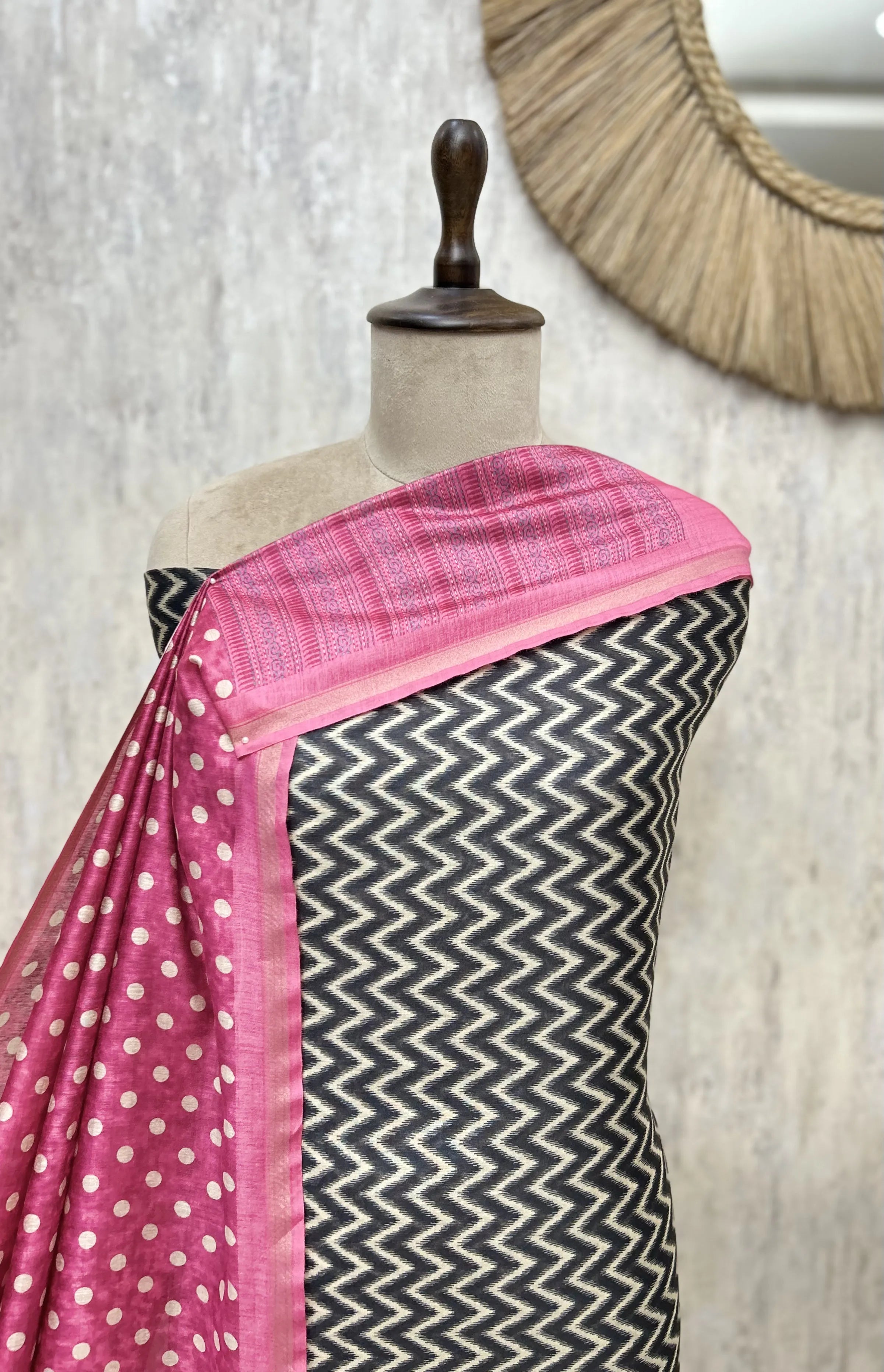 Elegant Maheshwari Unstitched Suit