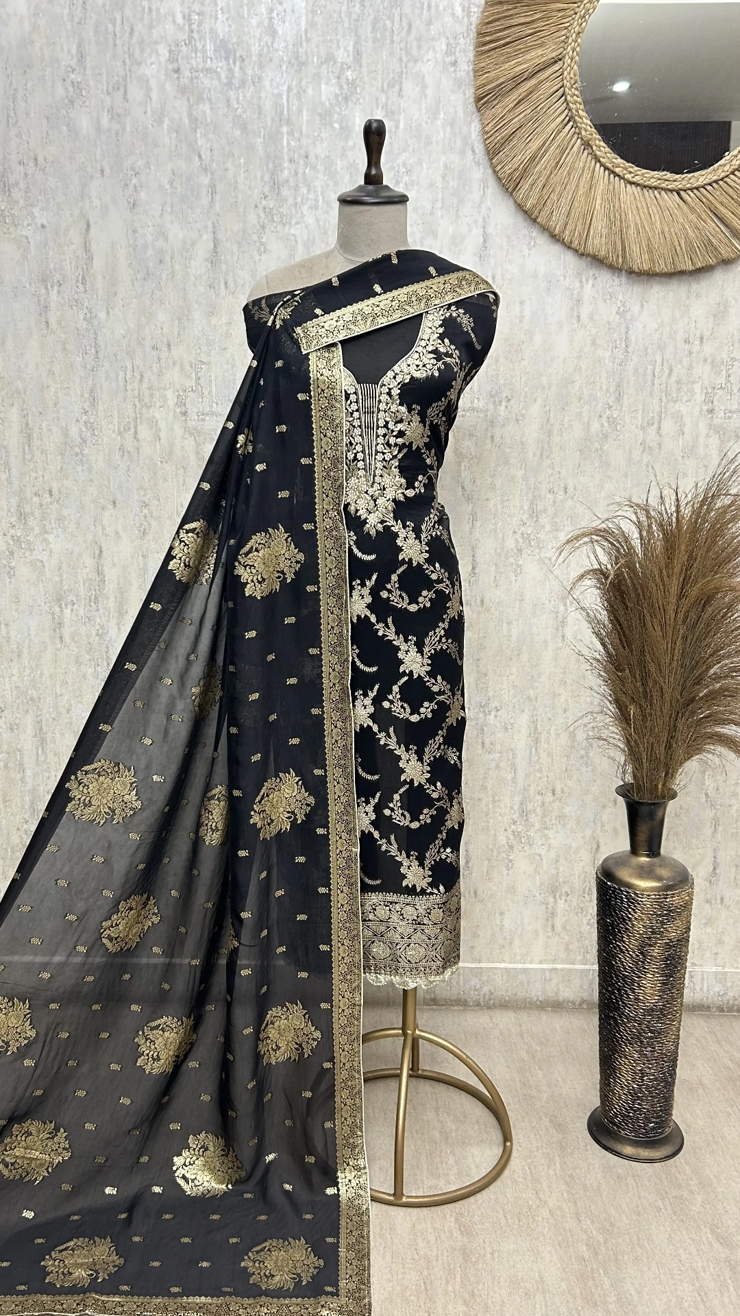 Emerald Floral Elegance Organza Unstitched Suit