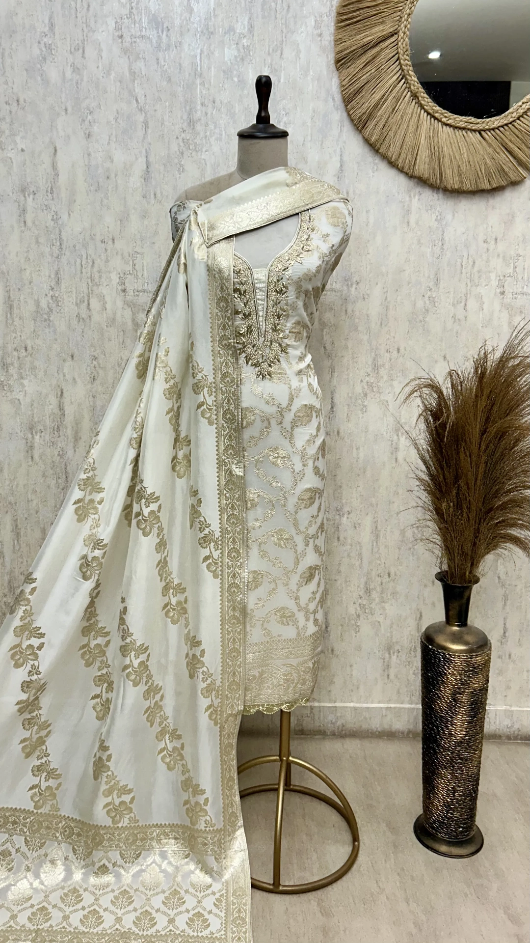Emerald Floral Elegance Organza Unstitched Suit