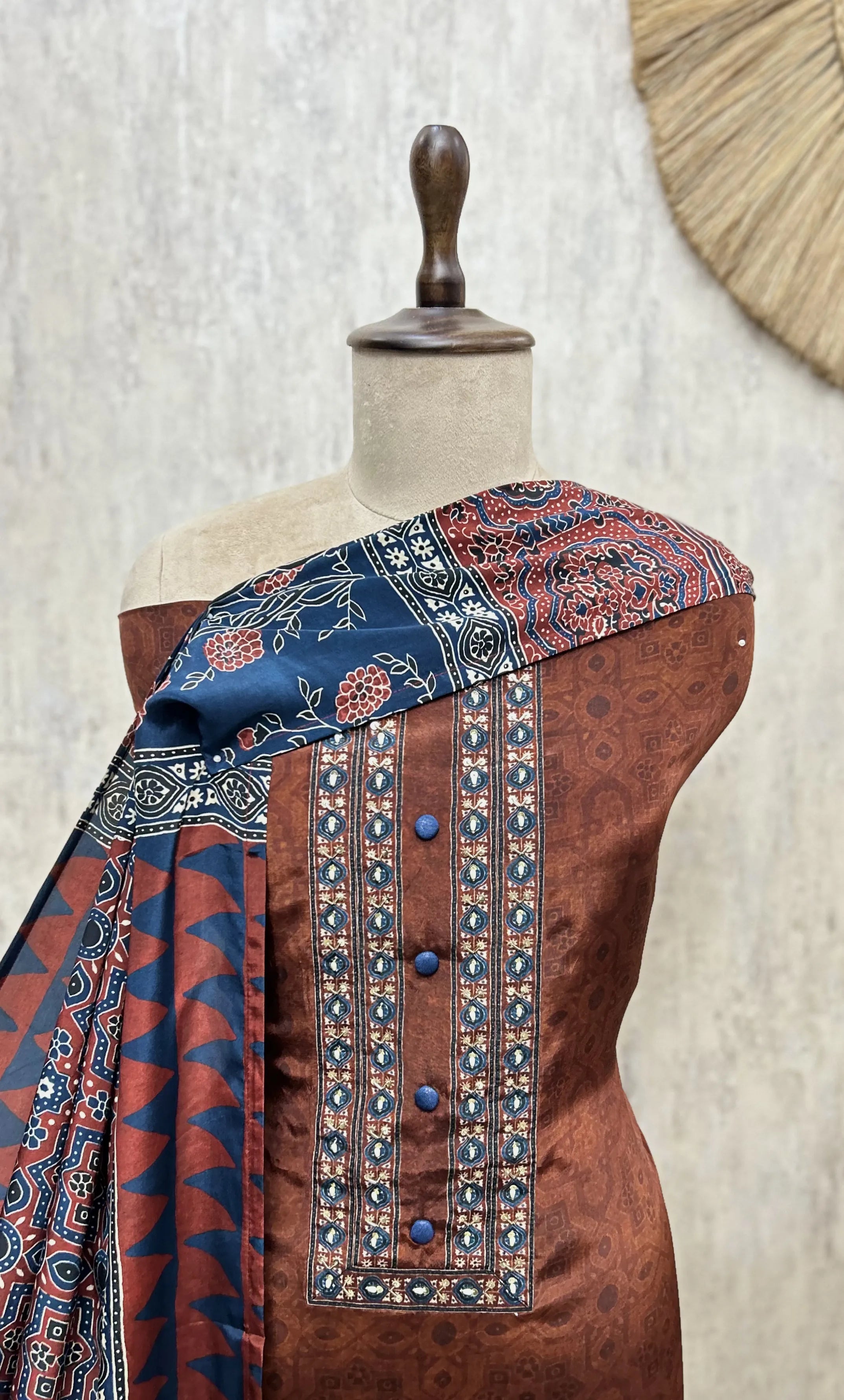 Elegant Luxury Crepe Unstitched Suits