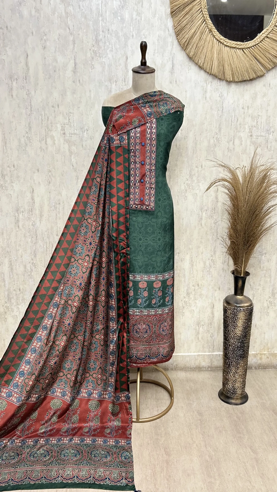 Elegant Luxury Crepe Unstitched Suits