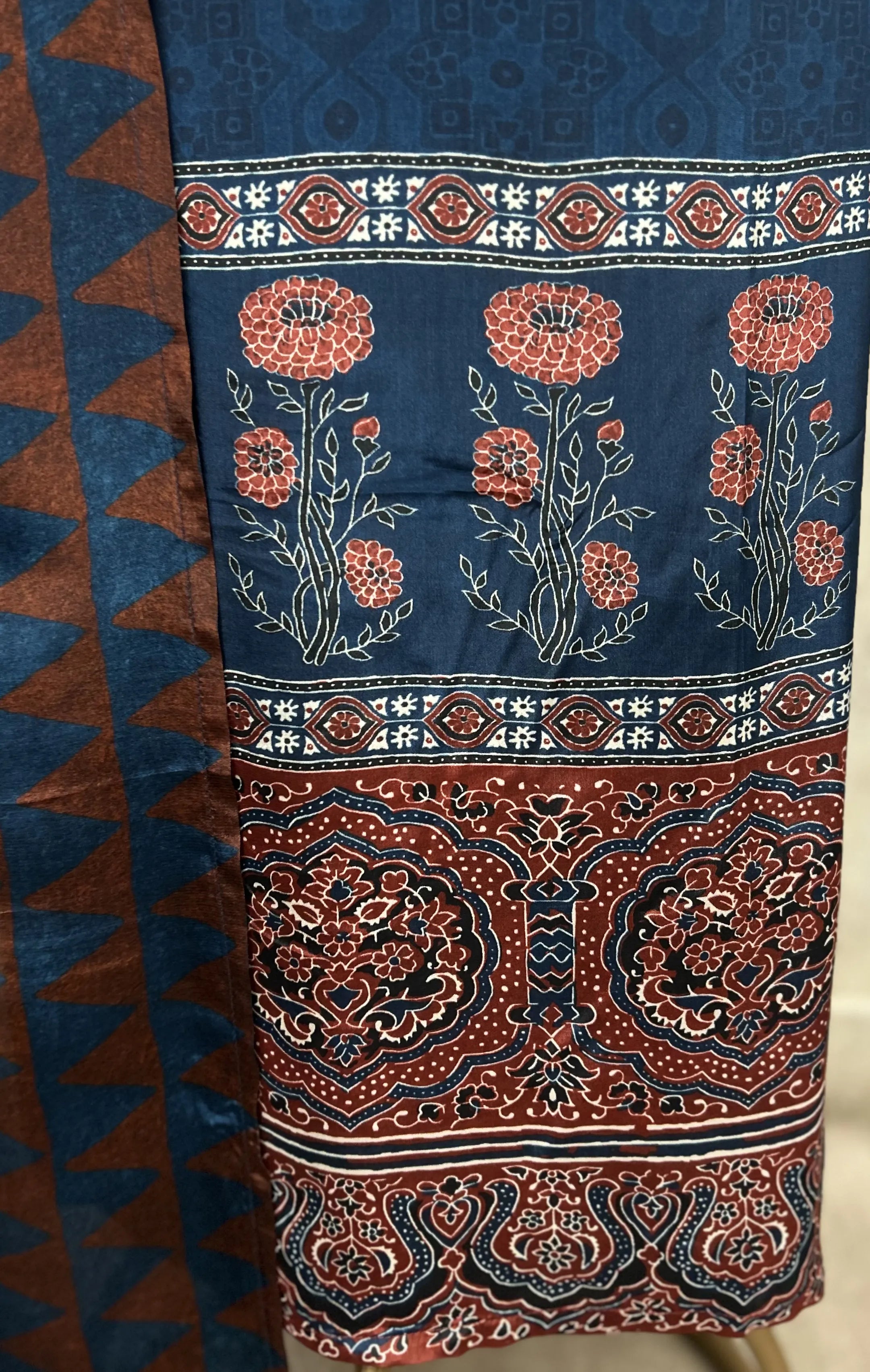 Elegant Luxury Crepe Unstitched Suits