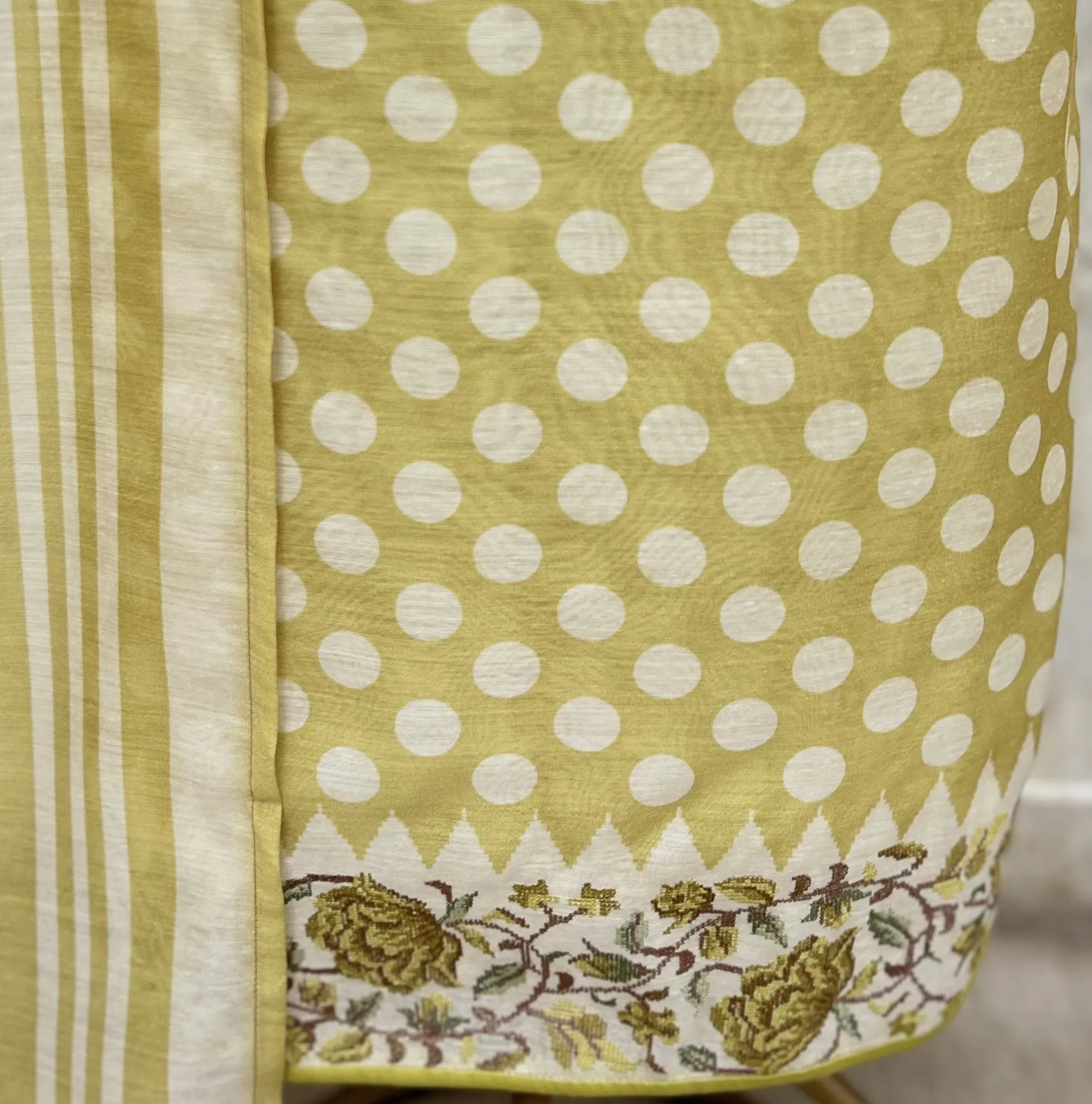 Elegant Woven Maheshwari Unstitched Cotton Suit