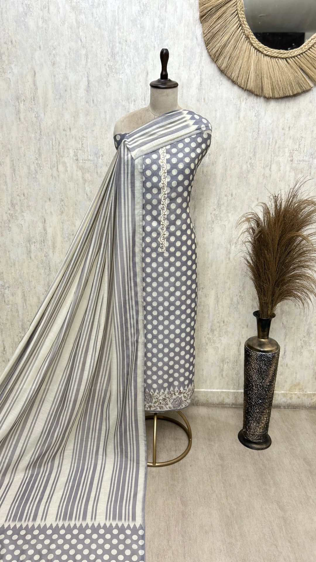 Elegant Woven Maheshwari Unstitched Cotton Suit