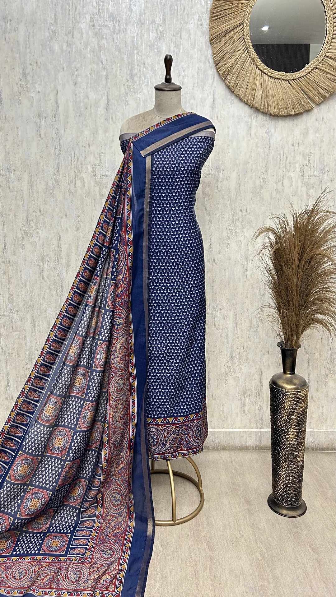 Elegant Ethnic Maheshwari Unstitched Suit