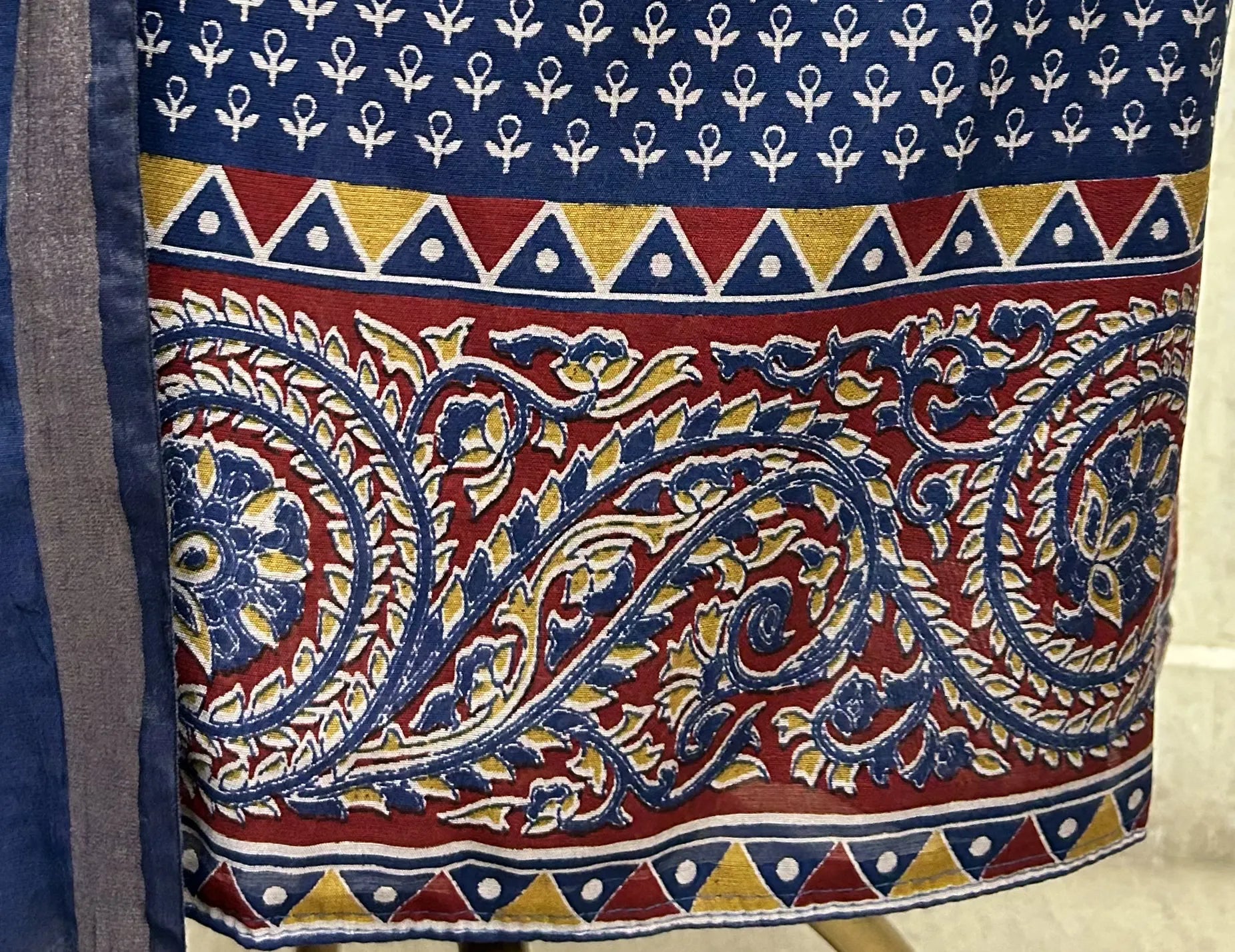 Elegant Ethnic Maheshwari Unstitched Suit