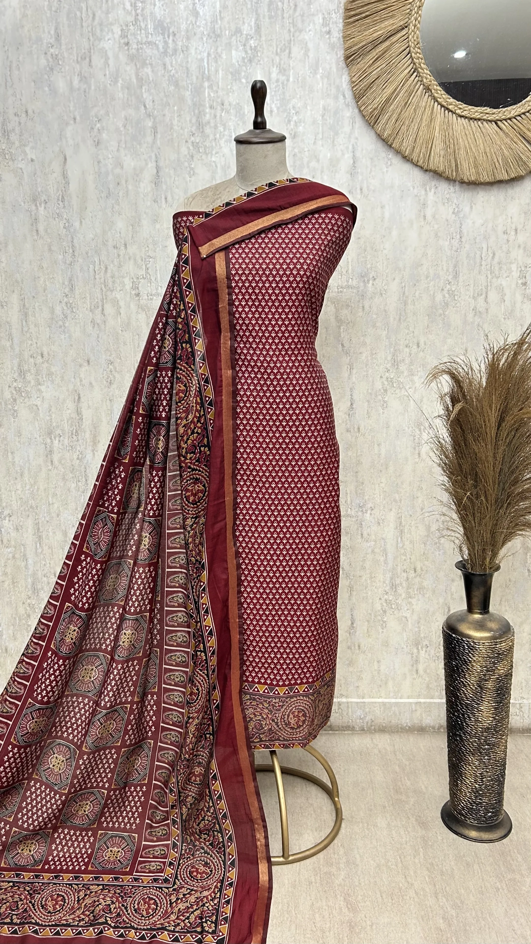 Elegant Ethnic Maheshwari Unstitched Suit