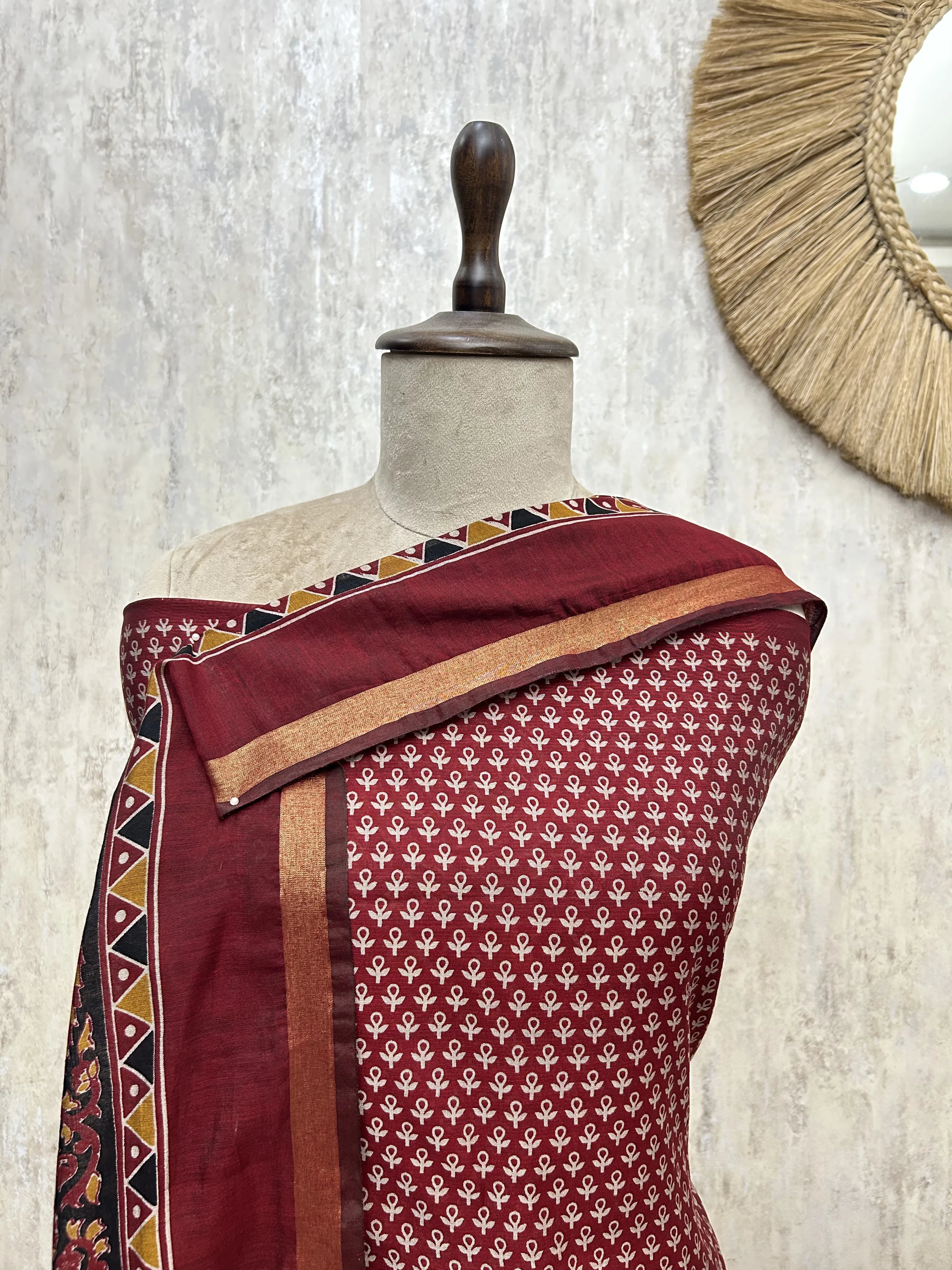 Elegant Ethnic Maheshwari Unstitched Suit