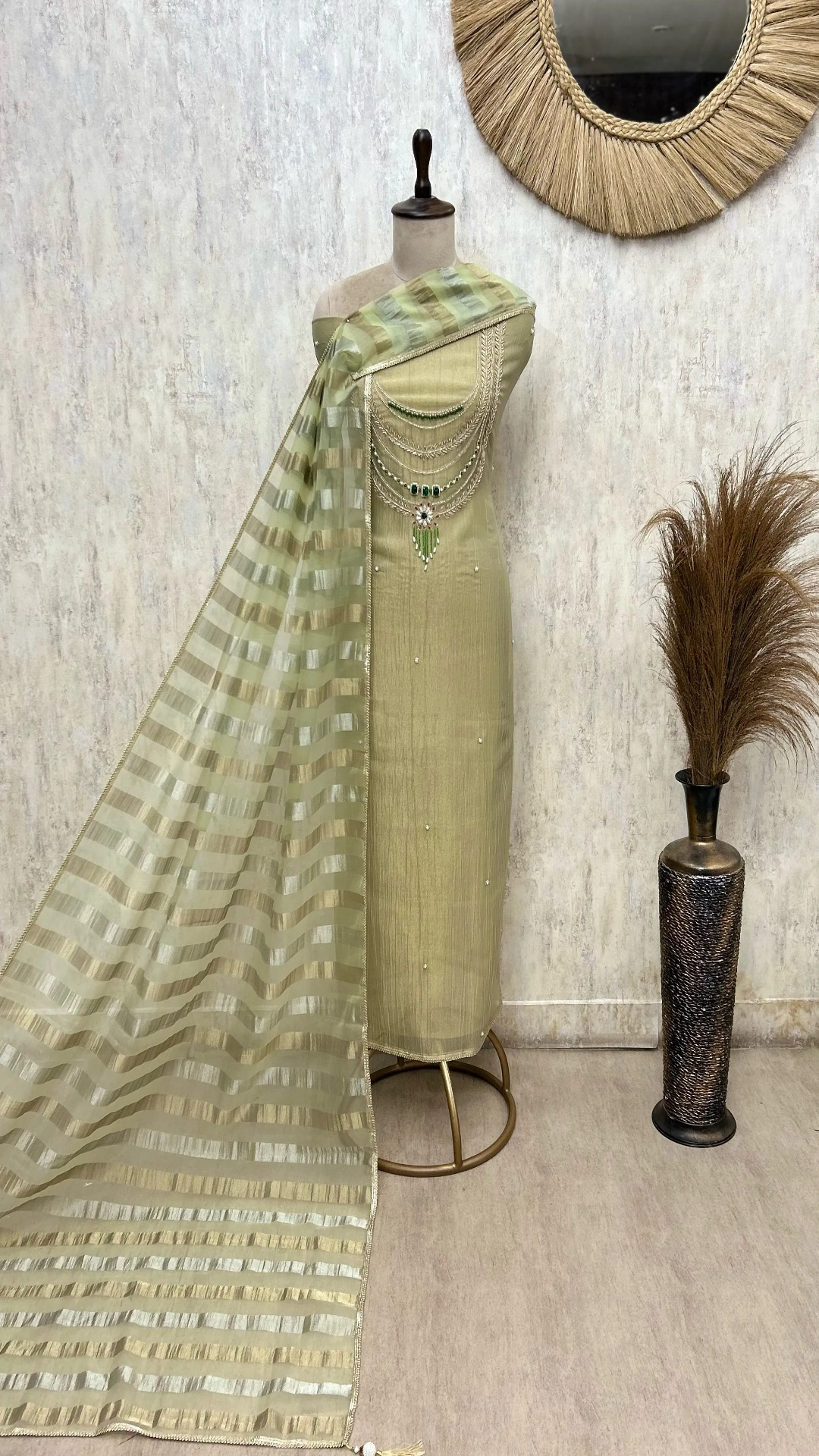 Elegant Crush Tissue with Organza Dupatta Unstitched Suits