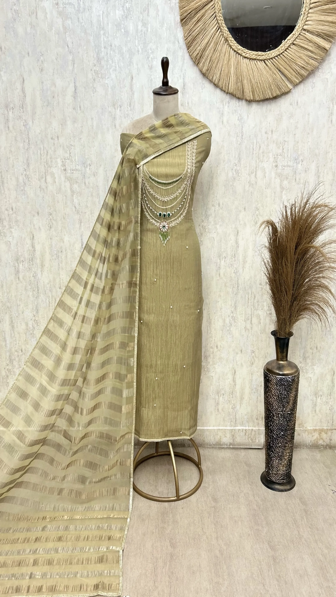Elegant Crush Tissue with Organza Dupatta Unstitched Suits