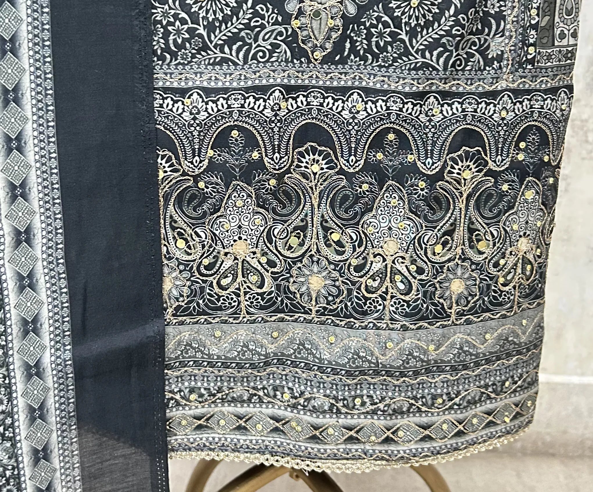 Midnight Floral Print Muslin Unstitched Suit