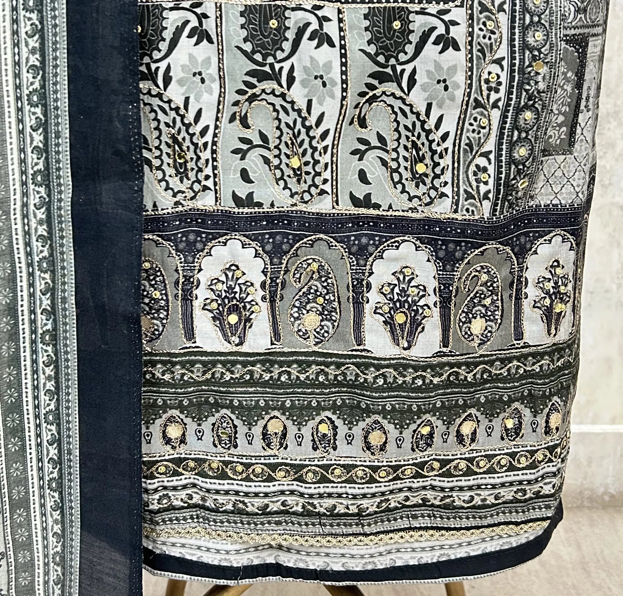 Midnight Floral Print Muslin Unstitched Suit