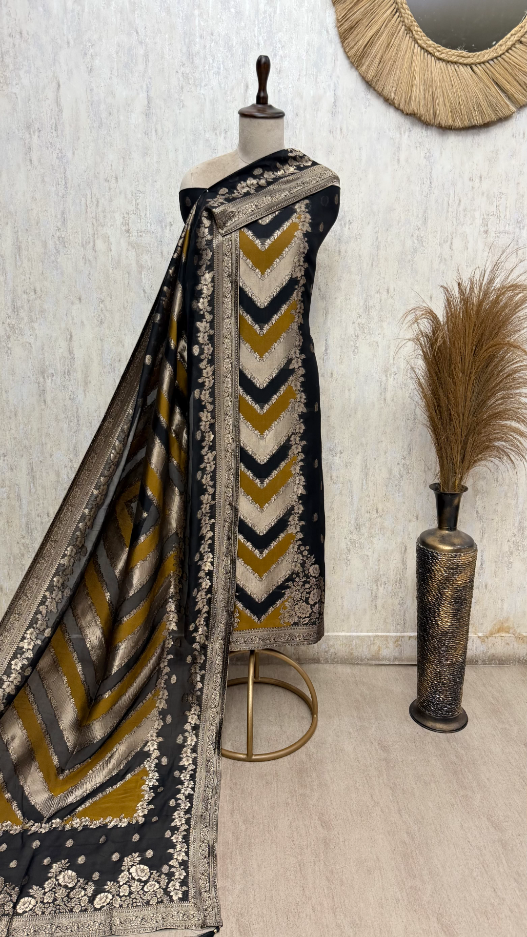 Kanjivaram Royale Silk Unstitched Suits