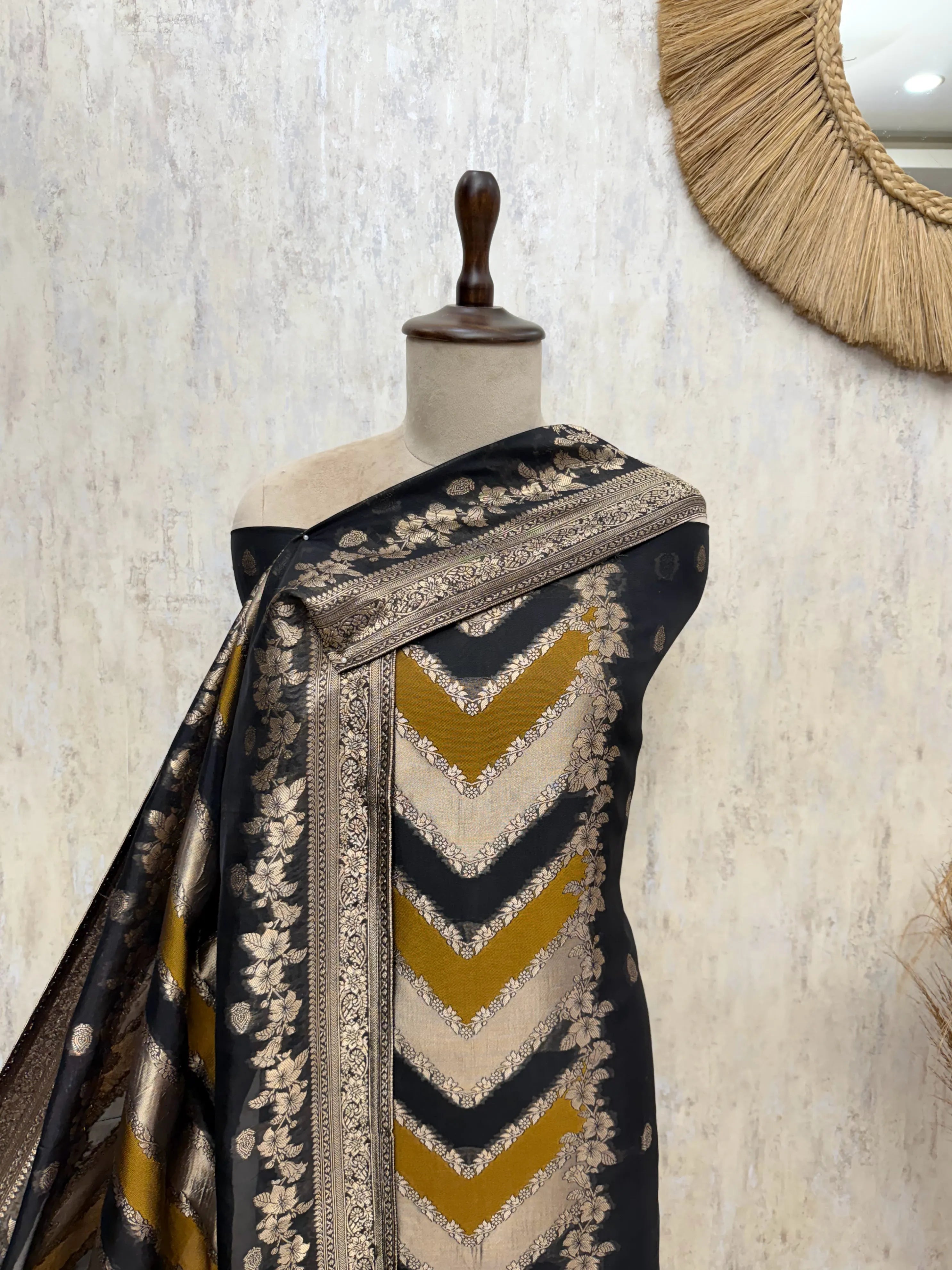 Kanjivaram Royale Silk Unstitched Suits