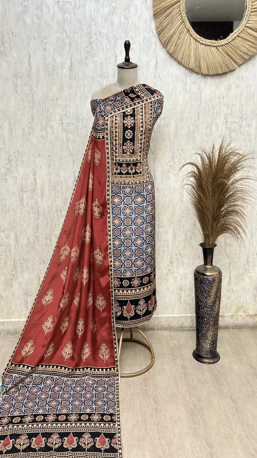 Regal Motif Crepe Unstitched Suit