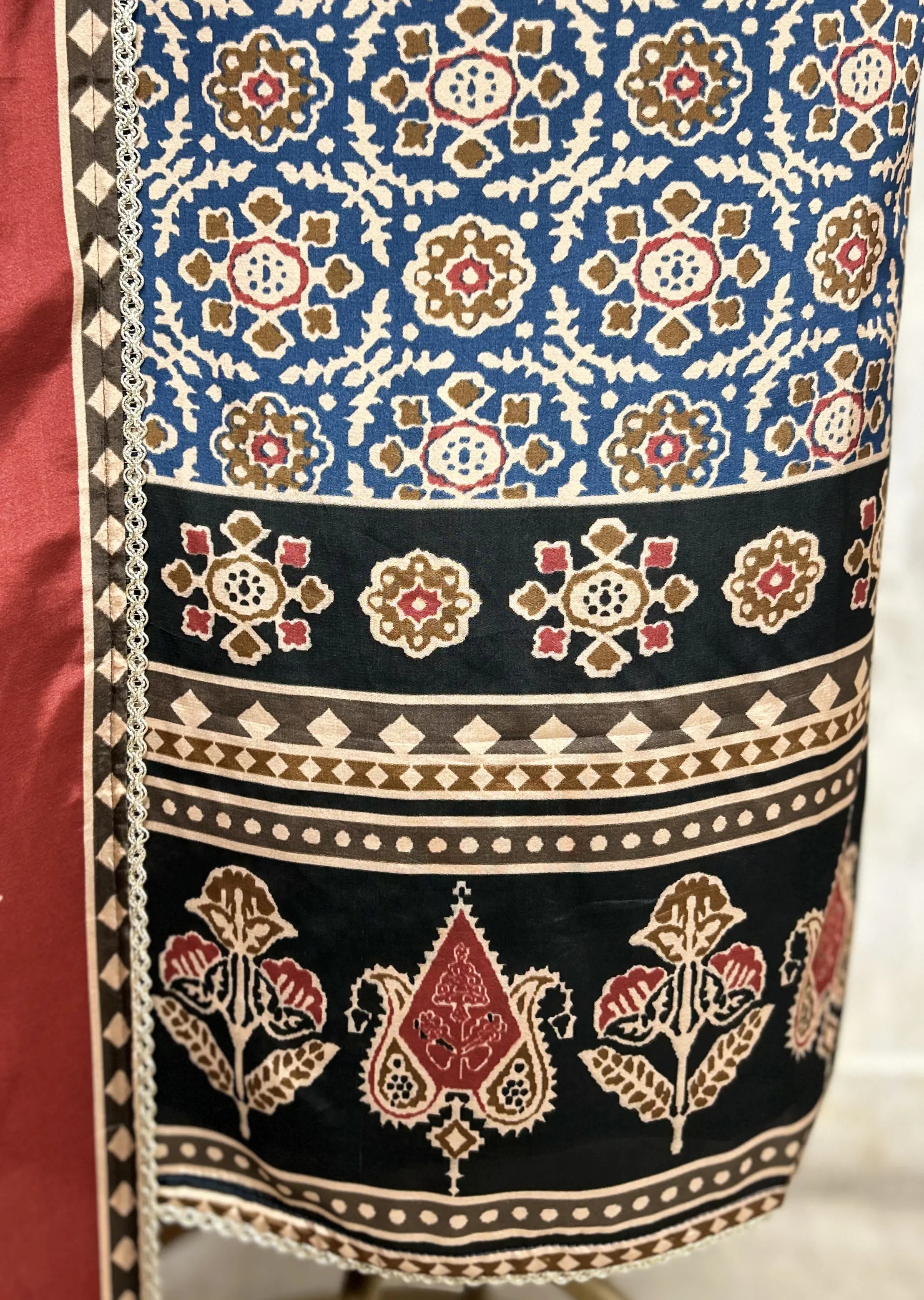 Regal Motif Crepe Unstitched Suit