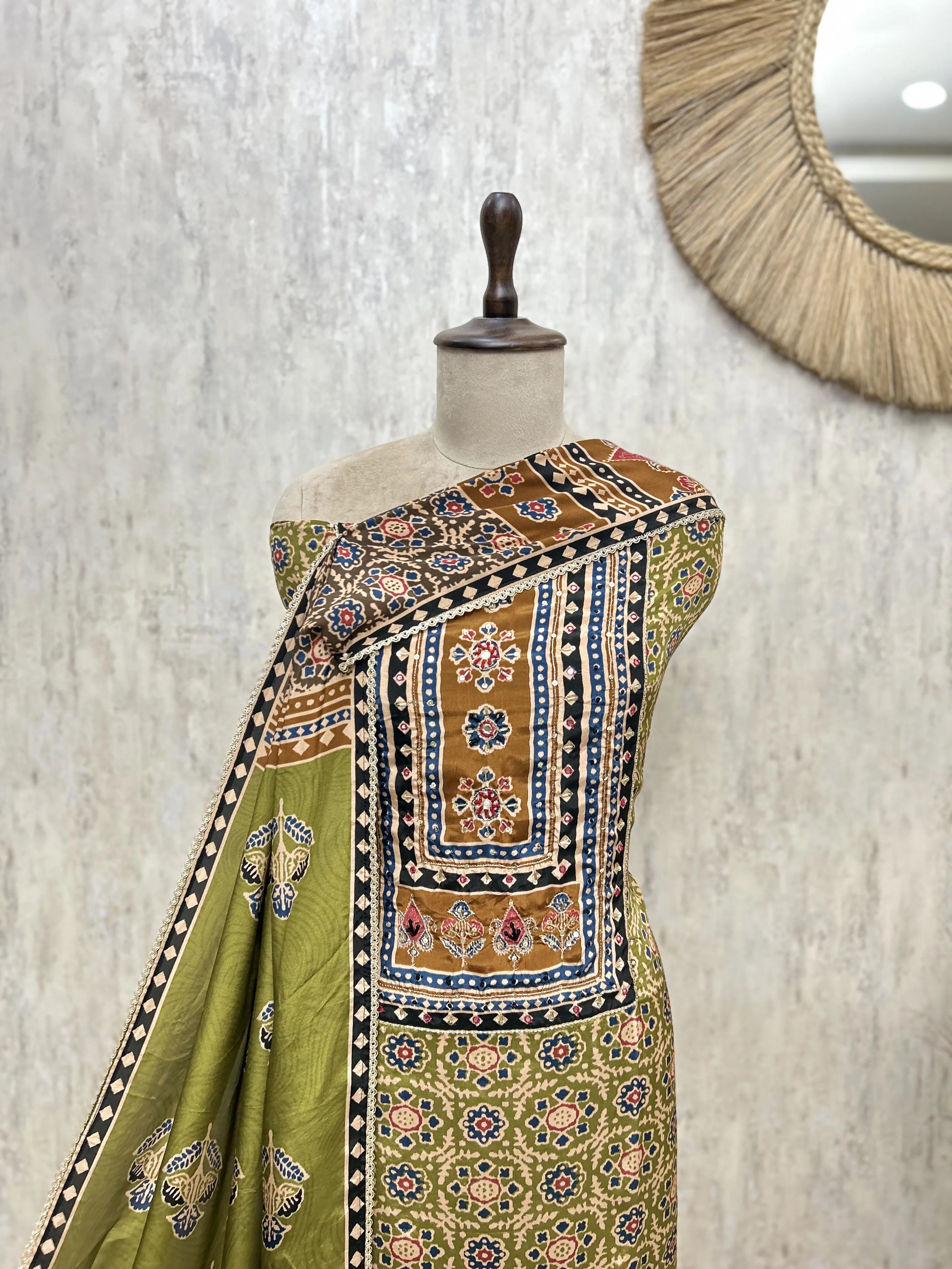 Regal Motif Crepe Unstitched Suit