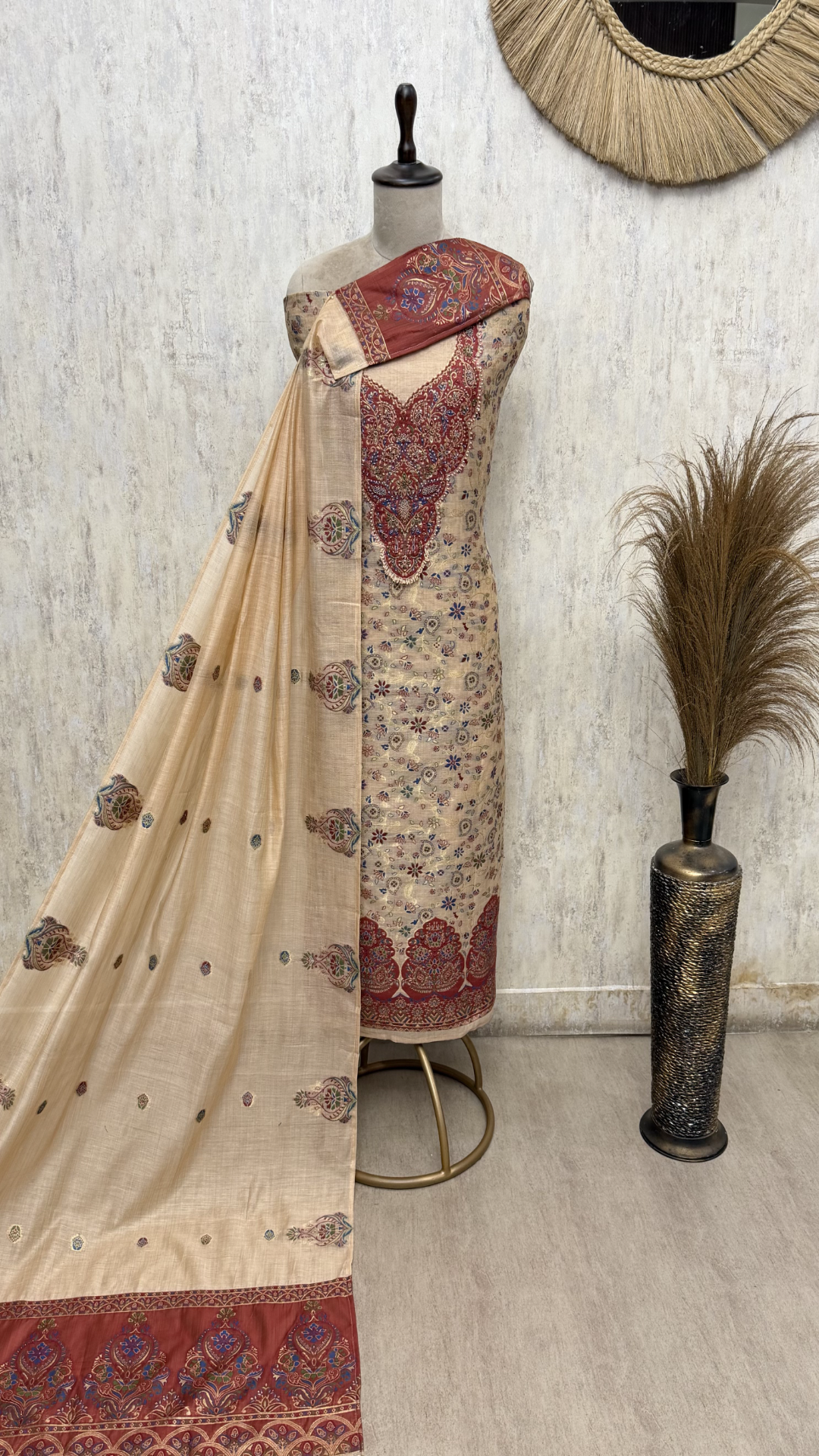 Enchanted Grace Jamdani linen Unstitched Suits