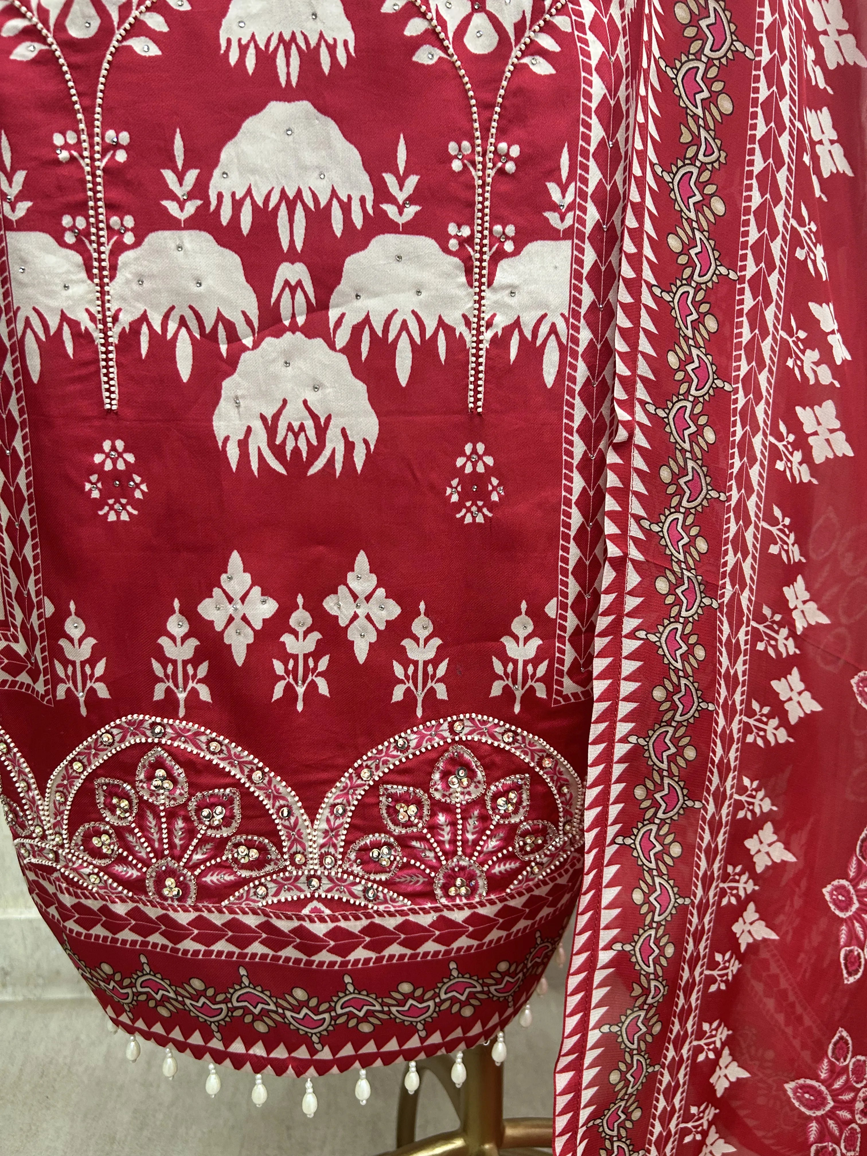 Russian Crepe Unstitched Suit Set Featuring Organza Dupatta