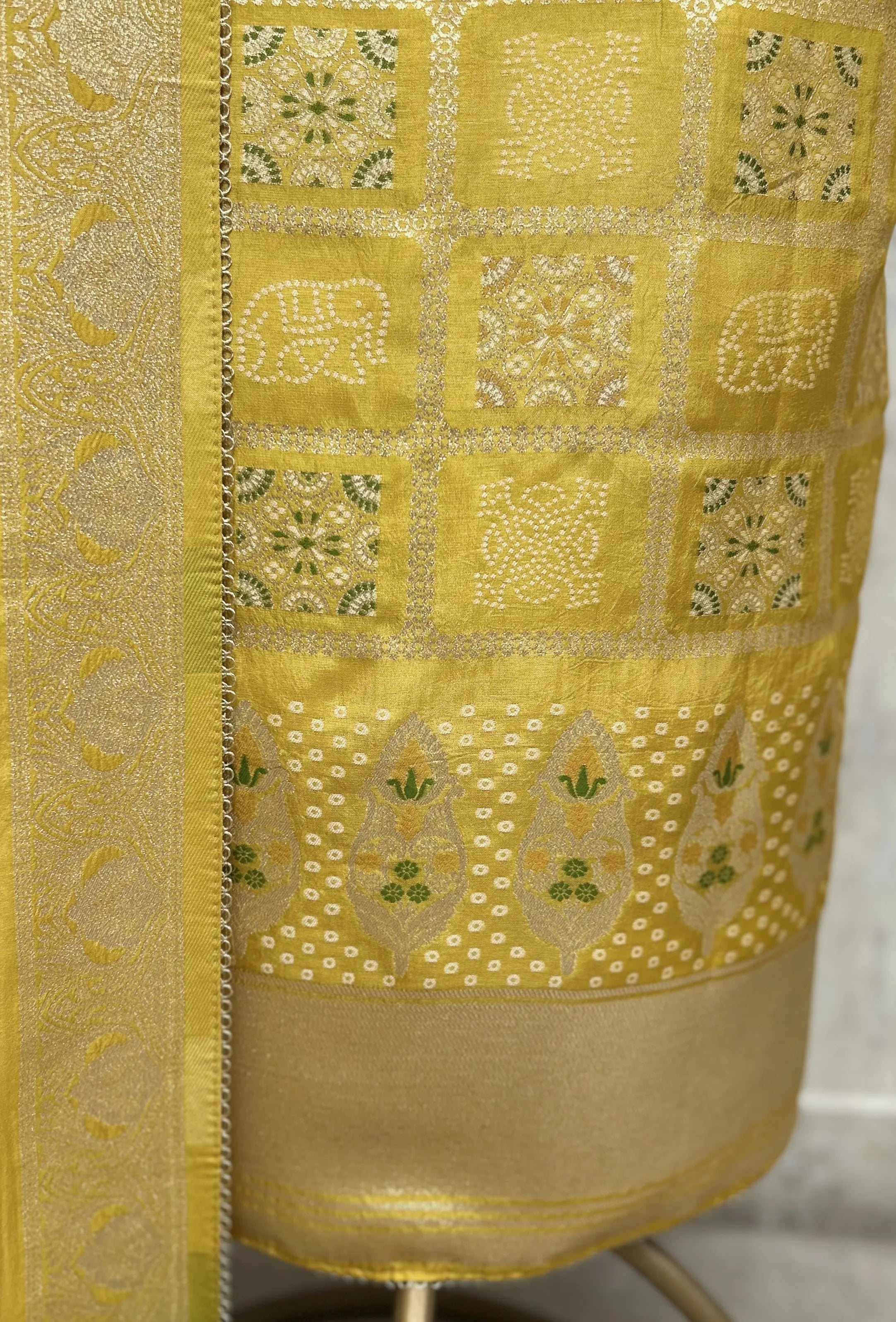 Graceful Dola Silk Unstitched Suits
