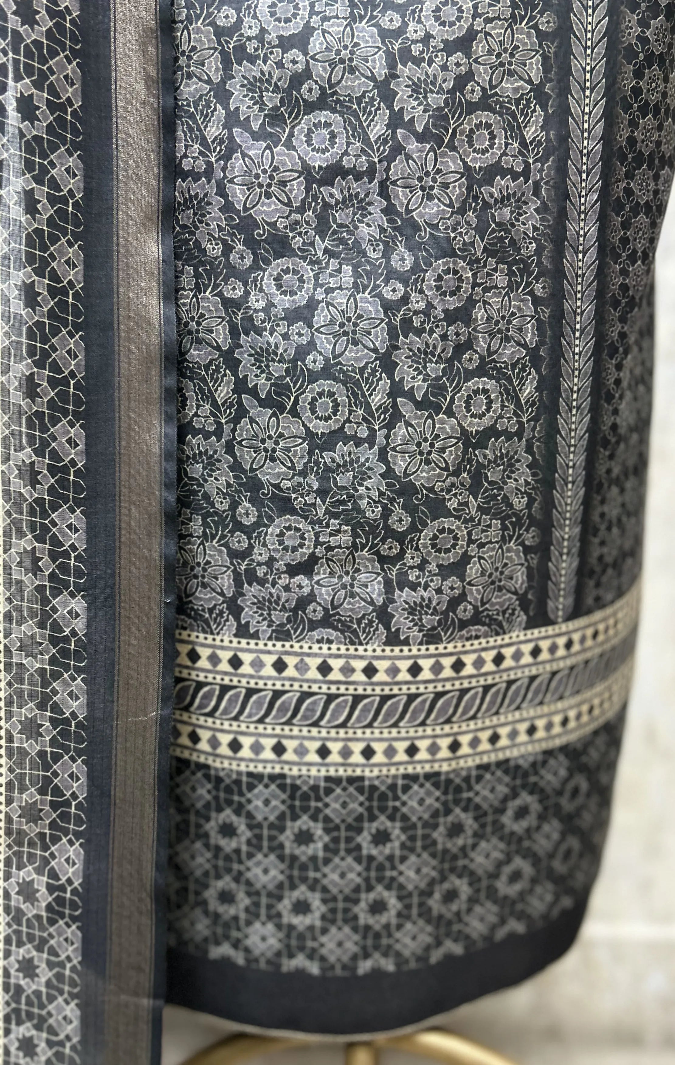 Exquisite Maheshwari Unstitched Suits