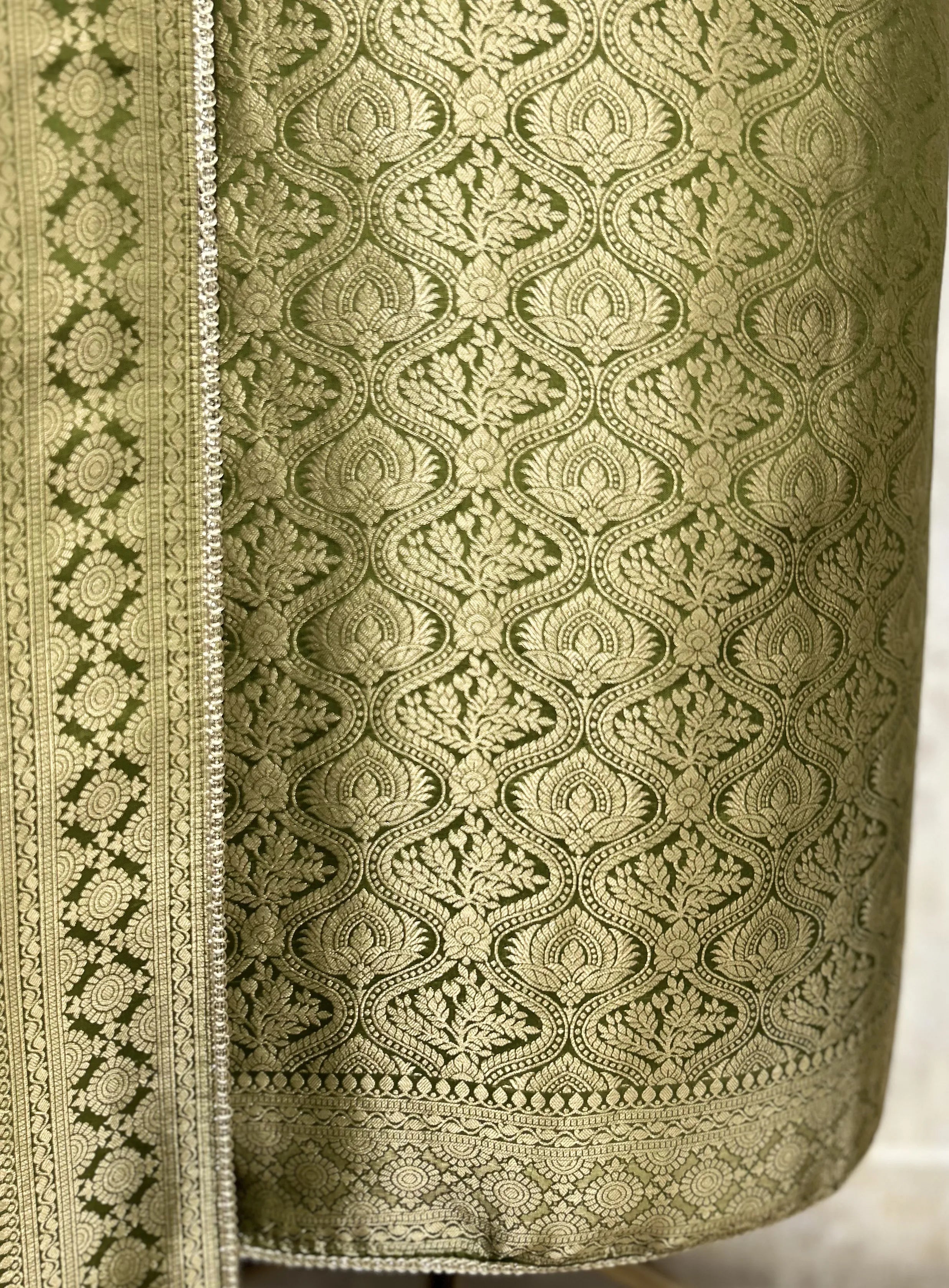 Regal Woven Elegance Unstitched Suits
