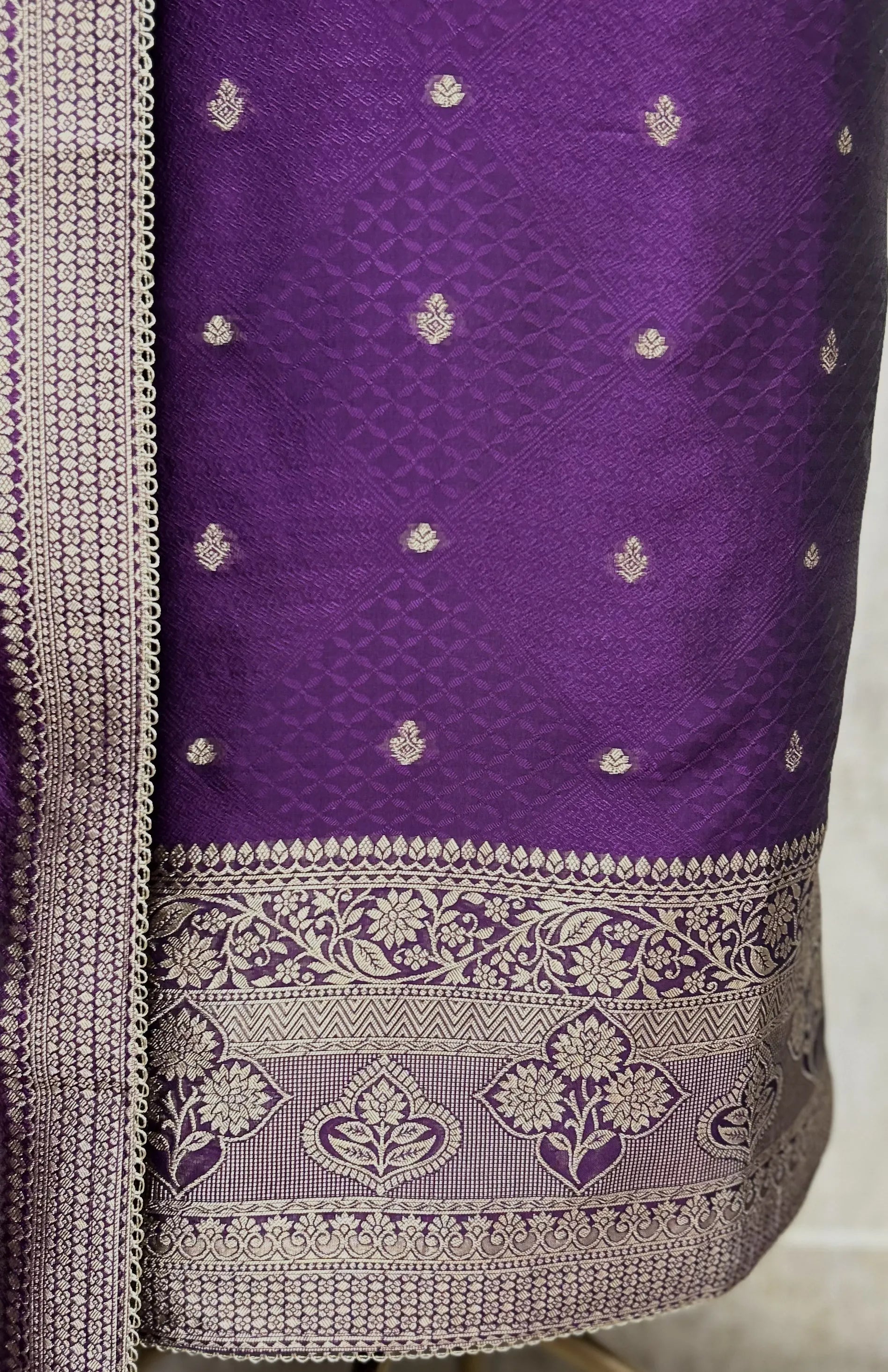 Exquisite Kanjivaram Silk Unstitched Suit