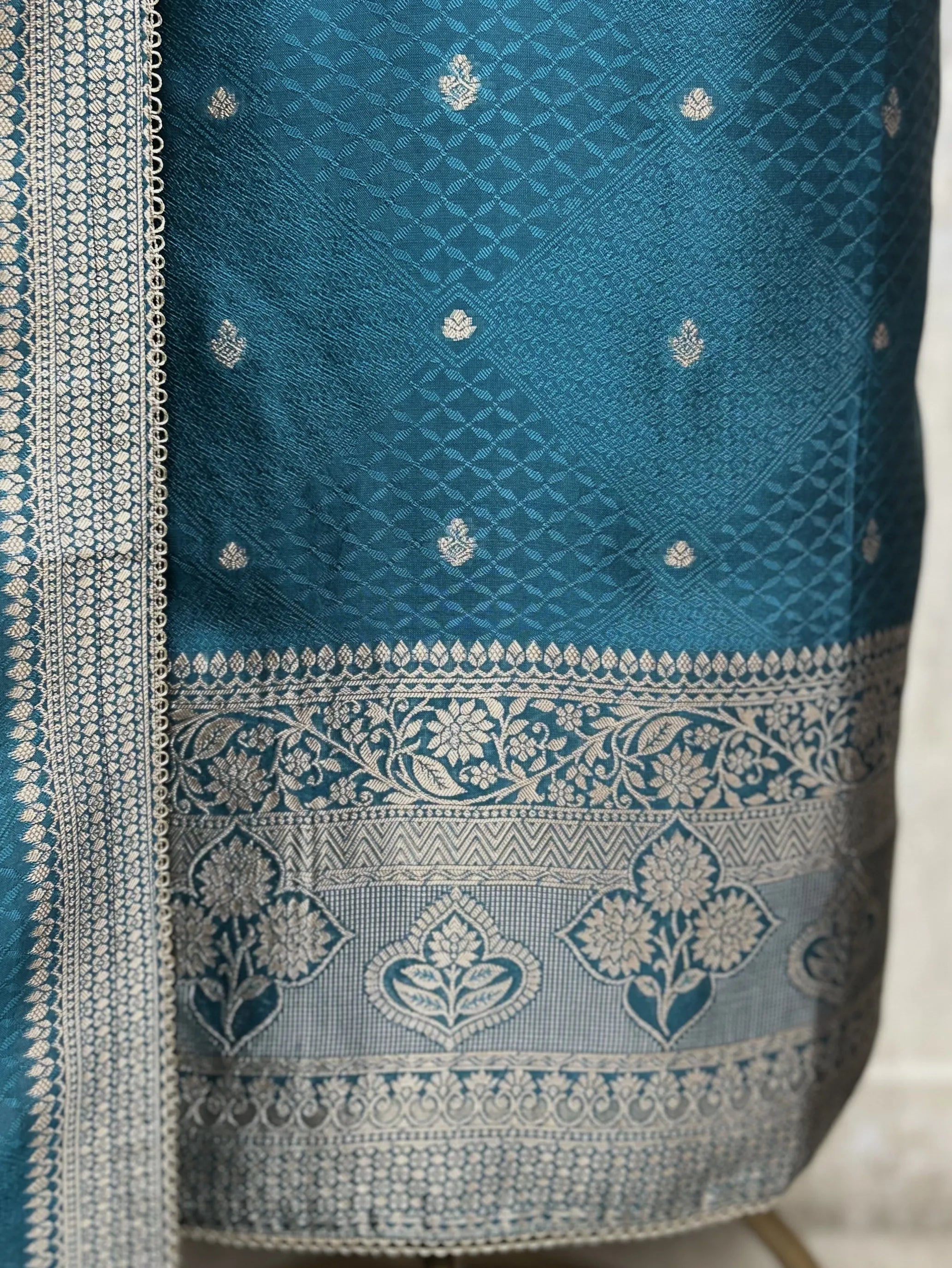 Exquisite Kanjivaram Silk Unstitched Suit